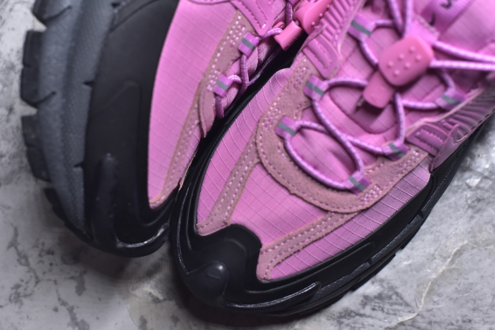 图片[8]-#NK Zoom Vomero 5 Roam 佛莫罗5代徒步版系列经典复古增高厚底休闲运动慢跑鞋 HQ2181-003 Vomero Roam「漫游鞋」舒适性典范 工学拒水鞋面+ Air Zoom缓震配置无惧雨水 不受天气左右 助你灵活迈步 再加上厚实衬里和橡胶挡泥片 有效御寒不厚重 雨天照样利落出街 中性色调搭配简洁织物 打造百搭属性低调出街or高调亮相 都看你的男女同款不同色 轻松get多元风格 尺码：36 36.5 37.5 38 38.5 39 40 40.5 41 42 42.5 43 44 44.5 45-选品中心