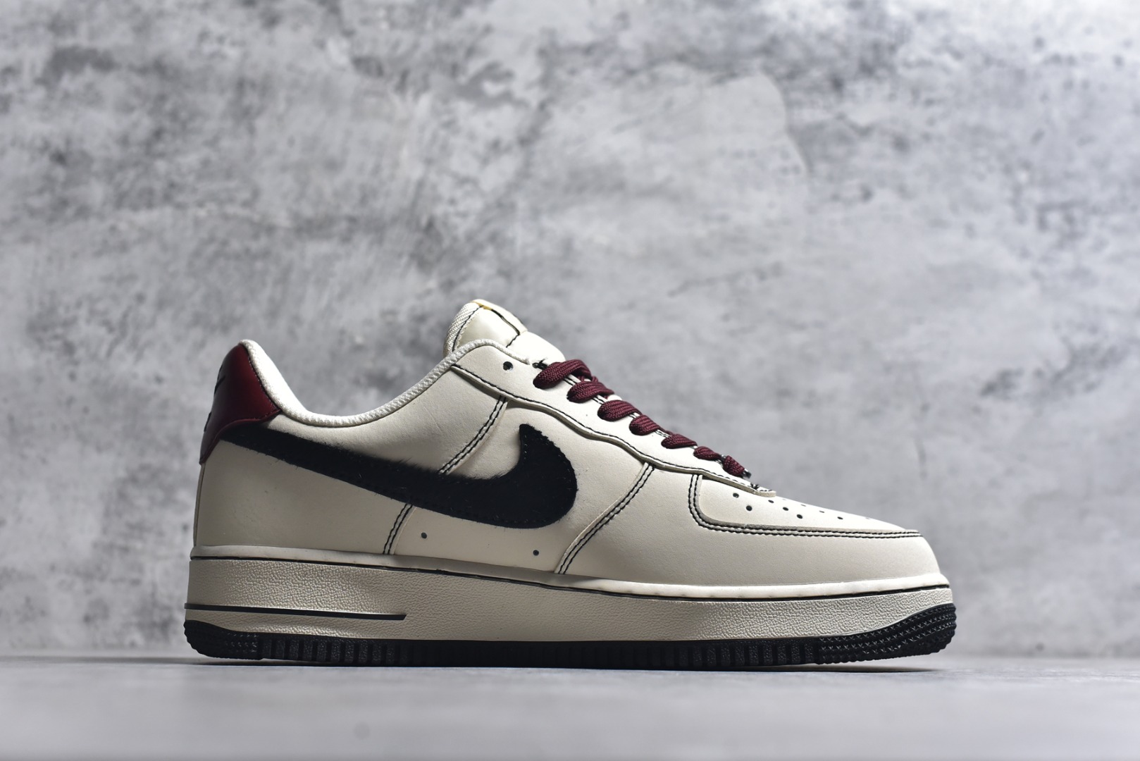 图片[3]-#海外限量发售！公司级NIke Air Force 1 \’07 Low “马年限定–米瓷映墨” 空军一号低帮 运动鞋 休闲鞋 高级夜光效果 折边针车 工艺难度大 原楦头原纸板 高端定制鞋盒 原厂鞋底 超高清洁度 细节完美 货号：IB4607-171 尺码：36 36.5 37.5 38 38.5 39 40 40.5 41 42 42.5 43 44 44.5 45-选品中心