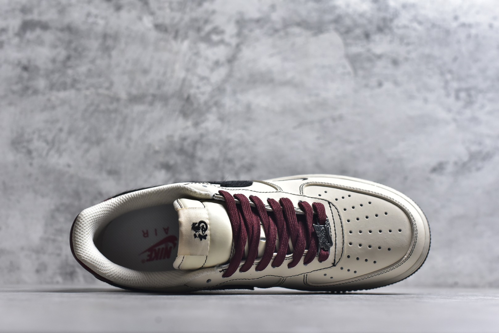 图片[4]-#海外限量发售！公司级NIke Air Force 1 \’07 Low “马年限定–米瓷映墨” 空军一号低帮 运动鞋 休闲鞋 高级夜光效果 折边针车 工艺难度大 原楦头原纸板 高端定制鞋盒 原厂鞋底 超高清洁度 细节完美 货号：IB4607-171 尺码：36 36.5 37.5 38 38.5 39 40 40.5 41 42 42.5 43 44 44.5 45-选品中心