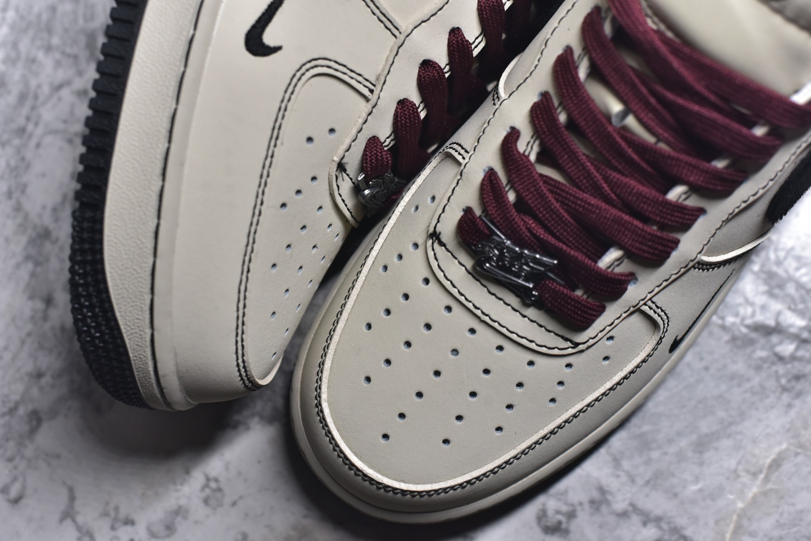 图片[8]-#海外限量发售！公司级NIke Air Force 1 \’07 Low “马年限定–米瓷映墨” 空军一号低帮 运动鞋 休闲鞋 高级夜光效果 折边针车 工艺难度大 原楦头原纸板 高端定制鞋盒 原厂鞋底 超高清洁度 细节完美 货号：IB4607-171 尺码：36 36.5 37.5 38 38.5 39 40 40.5 41 42 42.5 43 44 44.5 45-选品中心