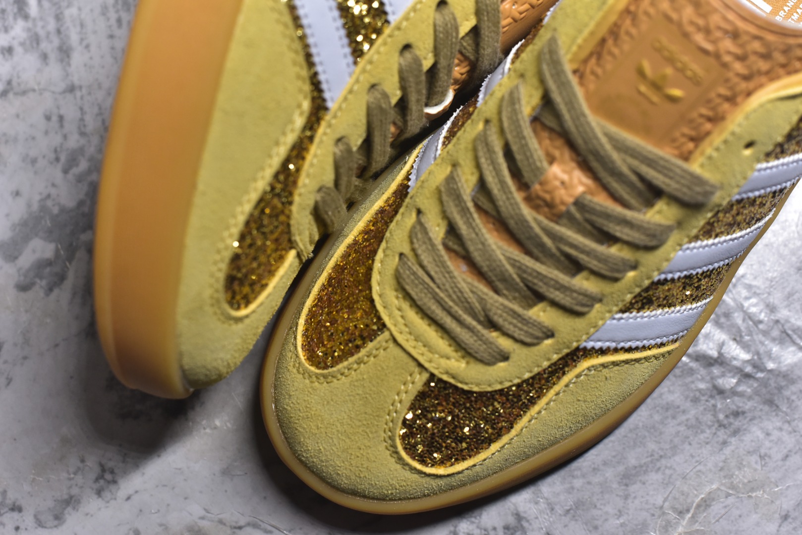 图片[8]-#AD Gazelle Indoor Trainers 羚羊内训系列低帮复古百搭休闲运动德训风板鞋 JR1266 90年代经典的复刻版！自60年代以足球训练鞋面世以来,Gazelle就以其经典设计席卷全球。1991年版本的复刻,再造经典Gazelle。采用皮革打造,搭配浊色细节,让这款经典更加简约。尺码：36 36⅔ 37⅓ 38 38⅔ 39⅓ 40 40⅔ 41⅓ 42 42⅔ 43⅓ 44⅓ 44⅔ 45\”},\”album\”：{\”icon\”：\”https：//xcimg.szwego.com/20230605/a1685960761531_2661.jpg-选品中心