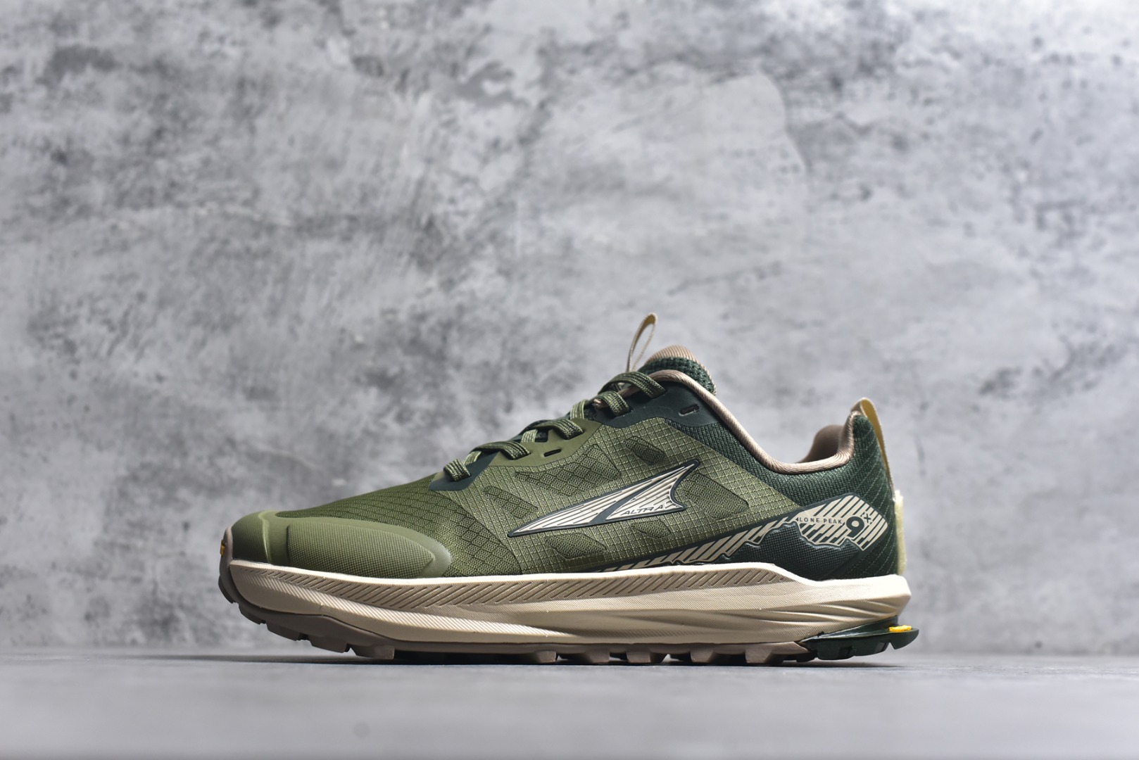 #Altra奥创 Speed Mont Blanc 舒适潮流简约百搭減震 低帮跑步鞋 SD 货号：AL0A85R 尺码：39 40 40.5 41 42 42.5 43 44 45 46-选品中心