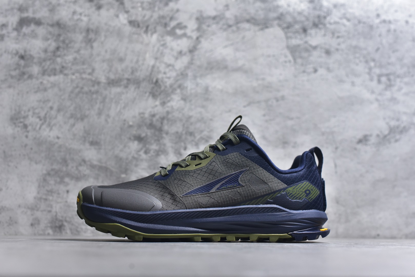 #Altra奥创 Speed Mont Blanc 舒适潮流简约百搭減震 低帮跑步鞋 SD 货号：AL0A85R 尺码：39 40 40.5 41 42 42.5 43 44 45 46-选品中心