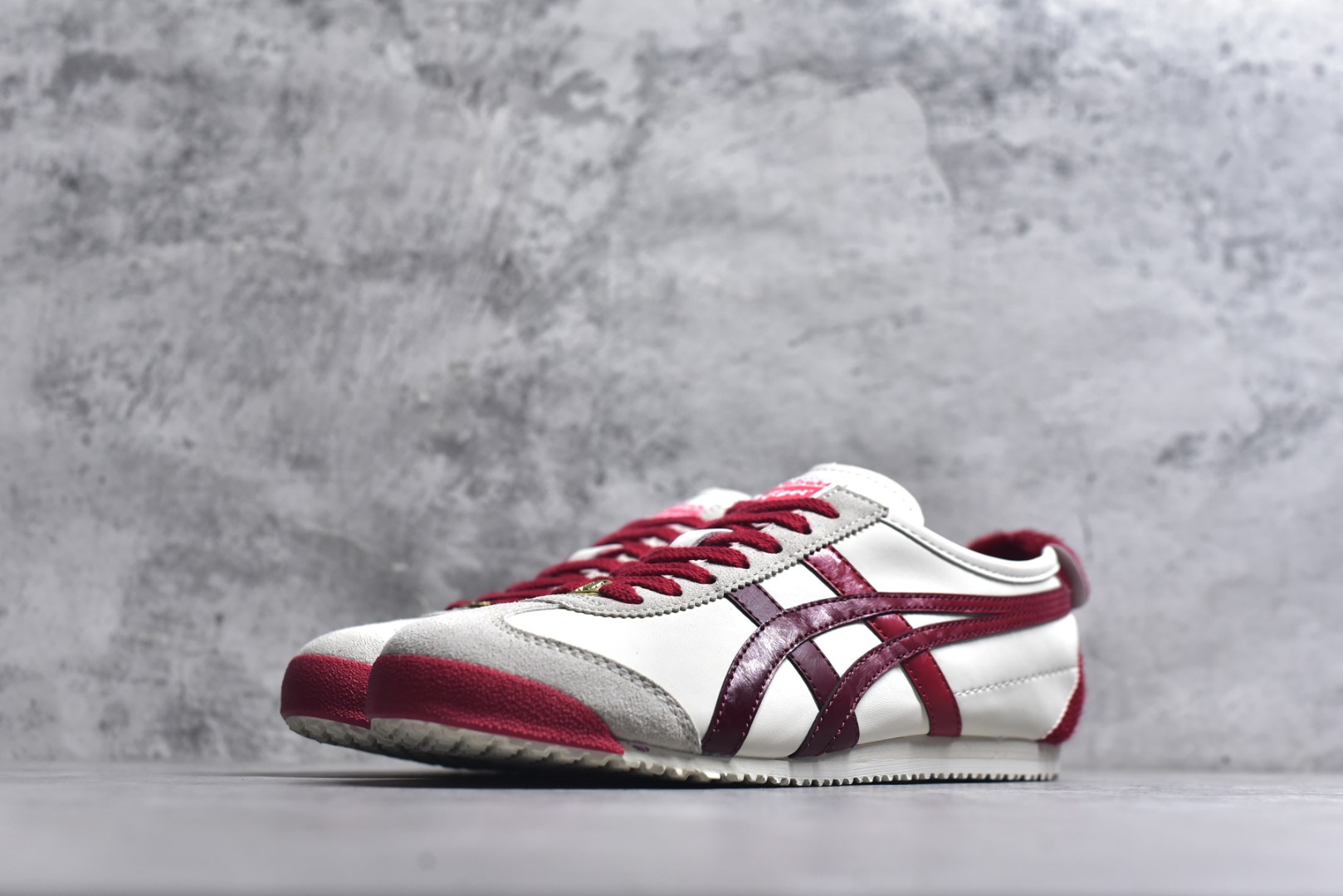 图片[2]-#Onitsuka Tiger鬼塚虎 MEXICO 66 马年限定 CNY新年款 舒适时尚百搭经典 支撑 低帮生活休闲鞋 鞋舌处印有鬼塚虎特有的品牌logo标志 从视觉上感受品牌的个性 提升品牌的认知度 货号：1183C600-100 尺码：36 37 37.5 38 39 39.5 40.5 41.5 42 42.5 43.5 44 45-选品中心