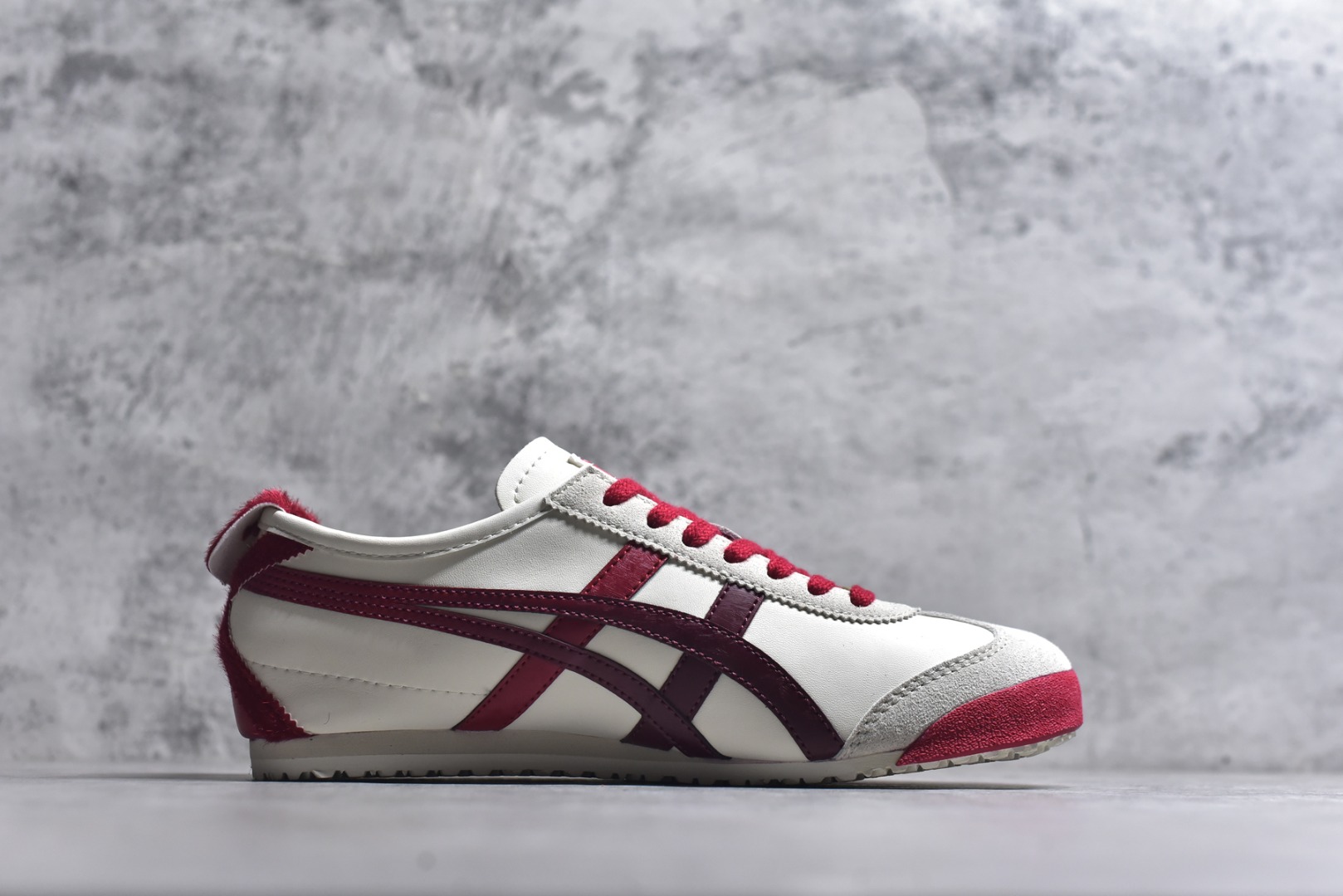 图片[3]-#Onitsuka Tiger鬼塚虎 MEXICO 66 马年限定 CNY新年款 舒适时尚百搭经典 支撑 低帮生活休闲鞋 鞋舌处印有鬼塚虎特有的品牌logo标志 从视觉上感受品牌的个性 提升品牌的认知度 货号：1183C600-100 尺码：36 37 37.5 38 39 39.5 40.5 41.5 42 42.5 43.5 44 45-选品中心