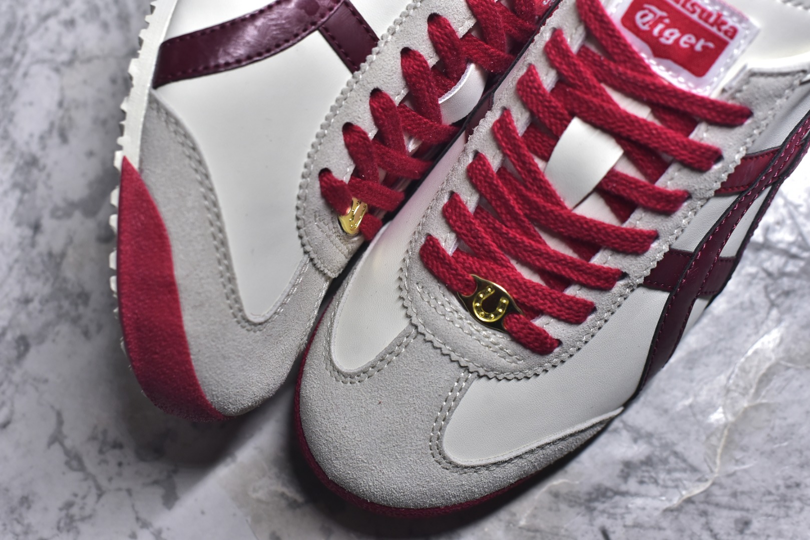 图片[8]-#Onitsuka Tiger鬼塚虎 MEXICO 66 马年限定 CNY新年款 舒适时尚百搭经典 支撑 低帮生活休闲鞋 鞋舌处印有鬼塚虎特有的品牌logo标志 从视觉上感受品牌的个性 提升品牌的认知度 货号：1183C600-100 尺码：36 37 37.5 38 39 39.5 40.5 41.5 42 42.5 43.5 44 45-选品中心