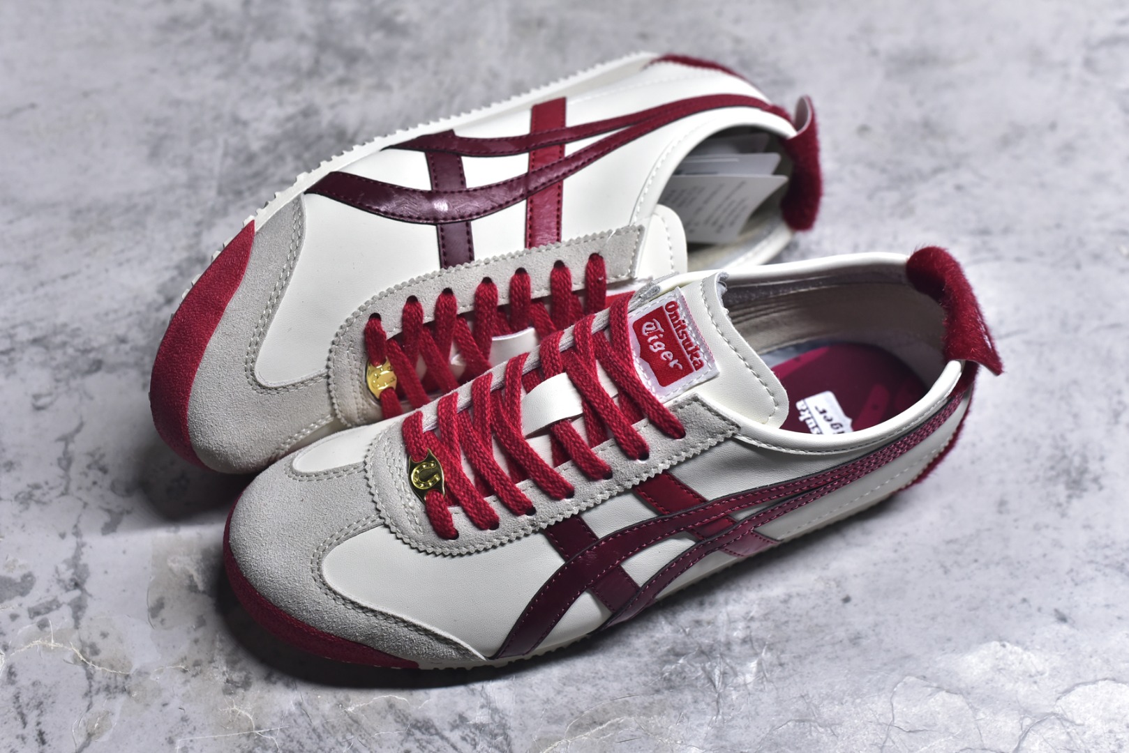 图片[7]-#Onitsuka Tiger鬼塚虎 MEXICO 66 马年限定 CNY新年款 舒适时尚百搭经典 支撑 低帮生活休闲鞋 鞋舌处印有鬼塚虎特有的品牌logo标志 从视觉上感受品牌的个性 提升品牌的认知度 货号：1183C600-100 尺码：36 37 37.5 38 39 39.5 40.5 41.5 42 42.5 43.5 44 45-选品中心