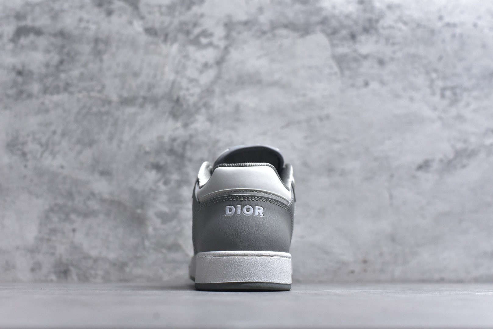 图片[5]-#B27系列 敢与AJ大D1or相媲美 由意大利工坊匠心打造 黄俊捷、林一等各大明星、网红博主争先上脚且全国各大专柜一鞋难求 鞋面牛皮拼接D印花LOGO 内里进口网布 TPU大底以别具一格的立体效果 展现摩登优雅格调 高街潮流搭配必备潮品 尺码：38 39 40 41 42 43 44 45 46-选品中心