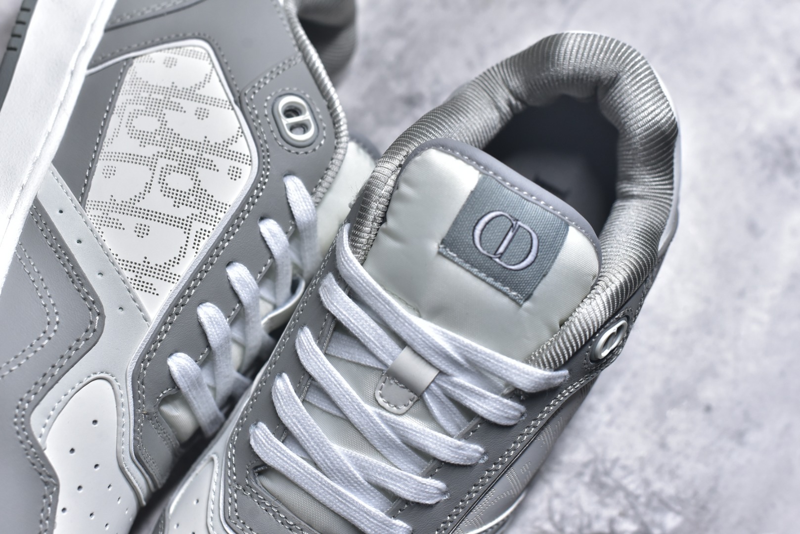 图片[9]-#B27系列 敢与AJ大D1or相媲美 由意大利工坊匠心打造 黄俊捷、林一等各大明星、网红博主争先上脚且全国各大专柜一鞋难求 鞋面牛皮拼接D印花LOGO 内里进口网布 TPU大底以别具一格的立体效果 展现摩登优雅格调 高街潮流搭配必备潮品 尺码：38 39 40 41 42 43 44 45 46-选品中心