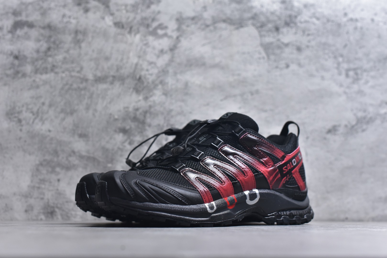 图片[2]-#SALOMON XA Pro 3D 马年限定定制款 416174 萨洛蒙潮流越野机能户外功能鞋 纯原外贸平台特供订单 耗时半年巨作 全套原纸板楦头开发 原厂特供网布配套加持 确保原汁原味 完美呈现版型 原档数据独家私模五层组合大底 男女鞋同步官方开发 原装Ortholite轻量化鞋垫 中底布带钢印编号 原厂TPU锁扣 进口港宝加持 后跟自然饱满 还原公司包裹性 鞋面采用SENSIFT贴合技术 全方位贴合包裹脚型 鞋跟部鞋底牵引设计 提供强大的抓地性能 更适应野外崎岖不平的道路 其3D ADVANCED CHASSIS底盘 材料轻量大化 钉齿设计更具稳定性 防护性 鞋底易磨损区运用CONTAGRIP高耐磨材料 应对城市硬质路面长距离跑考验 尺码：36 36.5 37.5 38 38.5 39 40 40.5 41 42 42.5 43 44 44.5 45 46-选品中心