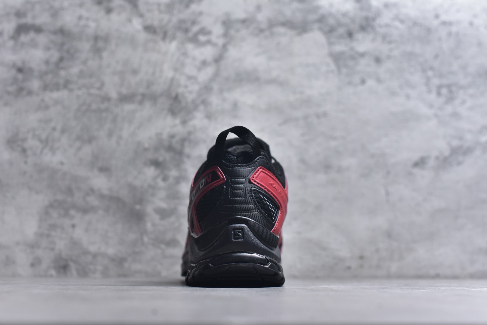 图片[5]-#SALOMON XA Pro 3D 马年限定定制款 416174 萨洛蒙潮流越野机能户外功能鞋 纯原外贸平台特供订单 耗时半年巨作 全套原纸板楦头开发 原厂特供网布配套加持 确保原汁原味 完美呈现版型 原档数据独家私模五层组合大底 男女鞋同步官方开发 原装Ortholite轻量化鞋垫 中底布带钢印编号 原厂TPU锁扣 进口港宝加持 后跟自然饱满 还原公司包裹性 鞋面采用SENSIFT贴合技术 全方位贴合包裹脚型 鞋跟部鞋底牵引设计 提供强大的抓地性能 更适应野外崎岖不平的道路 其3D ADVANCED CHASSIS底盘 材料轻量大化 钉齿设计更具稳定性 防护性 鞋底易磨损区运用CONTAGRIP高耐磨材料 应对城市硬质路面长距离跑考验 尺码：36 36.5 37.5 38 38.5 39 40 40.5 41 42 42.5 43 44 44.5 45 46-选品中心