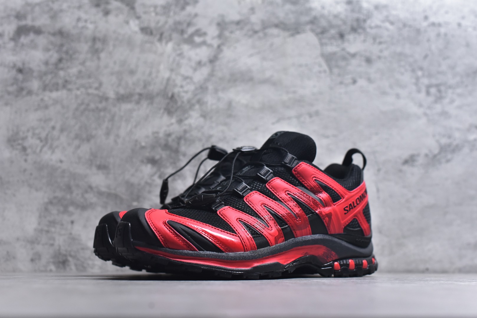 图片[2]-#SALOMON XA Pro 3D 马年限定定制款 416174 萨洛蒙潮流越野机能户外功能鞋 纯原外贸平台特供订单 耗时半年巨作 全套原纸板楦头开发 原厂特供网布配套加持 确保原汁原味 完美呈现版型 原档数据独家私模五层组合大底 男女鞋同步官方开发 原装Ortholite轻量化鞋垫 中底布带钢印编号 原厂TPU锁扣 进口港宝加持 后跟自然饱满 还原公司包裹性 鞋面采用SENSIFT贴合技术 全方位贴合包裹脚型 鞋跟部鞋底牵引设计 提供强大的抓地性能 更适应野外崎岖不平的道路 其3D ADVANCED CHASSIS底盘 材料轻量大化 钉齿设计更具稳定性 防护性 鞋底易磨损区运用CONTAGRIP高耐磨材料 应对城市硬质路面长距离跑考验 尺码：36 36.5 37.5 38 38.5 39 40 40.5 41 42 42.5 43 44 44.5 45 46-选品中心