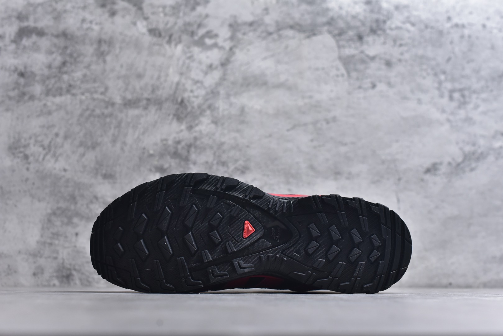 图片[6]-#SALOMON XA Pro 3D 马年限定定制款 416174 萨洛蒙潮流越野机能户外功能鞋 纯原外贸平台特供订单 耗时半年巨作 全套原纸板楦头开发 原厂特供网布配套加持 确保原汁原味 完美呈现版型 原档数据独家私模五层组合大底 男女鞋同步官方开发 原装Ortholite轻量化鞋垫 中底布带钢印编号 原厂TPU锁扣 进口港宝加持 后跟自然饱满 还原公司包裹性 鞋面采用SENSIFT贴合技术 全方位贴合包裹脚型 鞋跟部鞋底牵引设计 提供强大的抓地性能 更适应野外崎岖不平的道路 其3D ADVANCED CHASSIS底盘 材料轻量大化 钉齿设计更具稳定性 防护性 鞋底易磨损区运用CONTAGRIP高耐磨材料 应对城市硬质路面长距离跑考验 尺码：36 36.5 37.5 38 38.5 39 40 40.5 41 42 42.5 43 44 44.5 45 46-选品中心