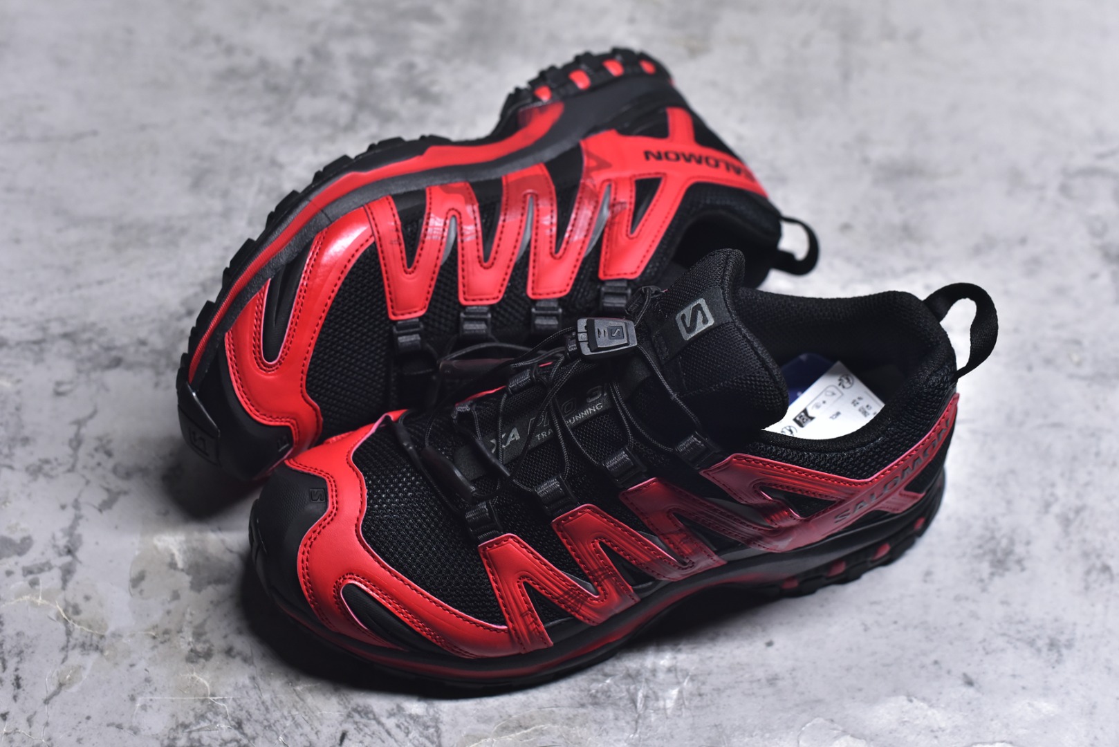 图片[7]-#SALOMON XA Pro 3D 马年限定定制款 416174 萨洛蒙潮流越野机能户外功能鞋 纯原外贸平台特供订单 耗时半年巨作 全套原纸板楦头开发 原厂特供网布配套加持 确保原汁原味 完美呈现版型 原档数据独家私模五层组合大底 男女鞋同步官方开发 原装Ortholite轻量化鞋垫 中底布带钢印编号 原厂TPU锁扣 进口港宝加持 后跟自然饱满 还原公司包裹性 鞋面采用SENSIFT贴合技术 全方位贴合包裹脚型 鞋跟部鞋底牵引设计 提供强大的抓地性能 更适应野外崎岖不平的道路 其3D ADVANCED CHASSIS底盘 材料轻量大化 钉齿设计更具稳定性 防护性 鞋底易磨损区运用CONTAGRIP高耐磨材料 应对城市硬质路面长距离跑考验 尺码：36 36.5 37.5 38 38.5 39 40 40.5 41 42 42.5 43 44 44.5 45 46-选品中心