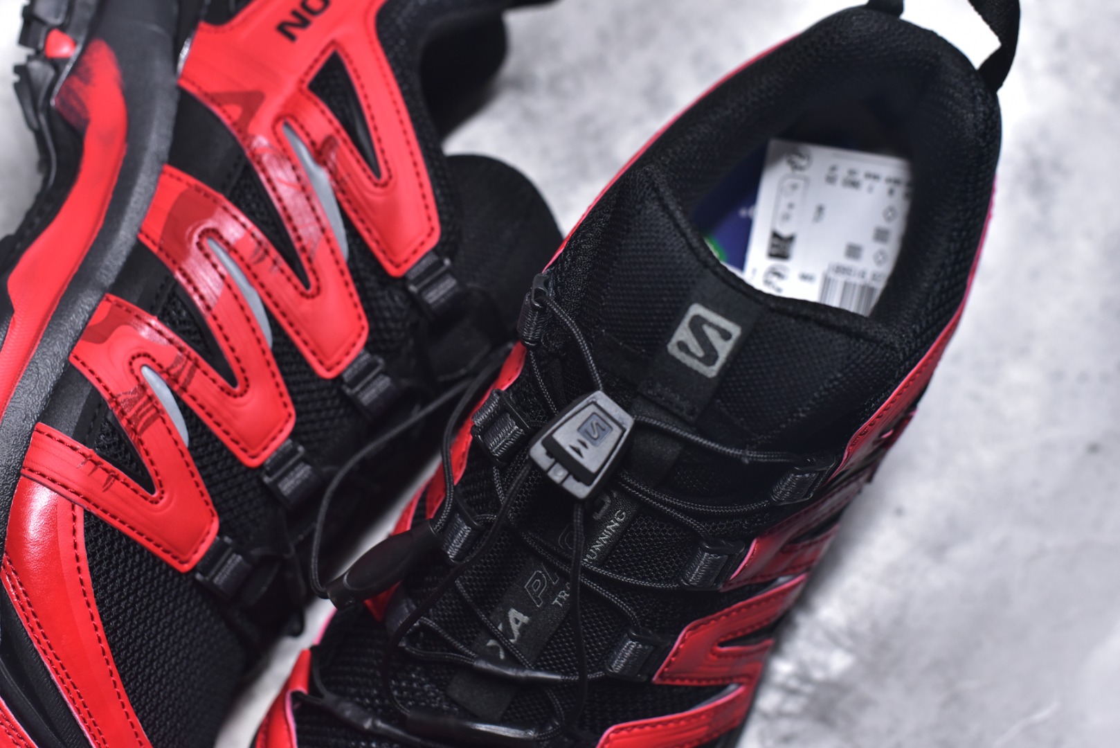 图片[9]-#SALOMON XA Pro 3D 马年限定定制款 416174 萨洛蒙潮流越野机能户外功能鞋 纯原外贸平台特供订单 耗时半年巨作 全套原纸板楦头开发 原厂特供网布配套加持 确保原汁原味 完美呈现版型 原档数据独家私模五层组合大底 男女鞋同步官方开发 原装Ortholite轻量化鞋垫 中底布带钢印编号 原厂TPU锁扣 进口港宝加持 后跟自然饱满 还原公司包裹性 鞋面采用SENSIFT贴合技术 全方位贴合包裹脚型 鞋跟部鞋底牵引设计 提供强大的抓地性能 更适应野外崎岖不平的道路 其3D ADVANCED CHASSIS底盘 材料轻量大化 钉齿设计更具稳定性 防护性 鞋底易磨损区运用CONTAGRIP高耐磨材料 应对城市硬质路面长距离跑考验 尺码：36 36.5 37.5 38 38.5 39 40 40.5 41 42 42.5 43 44 44.5 45 46-选品中心