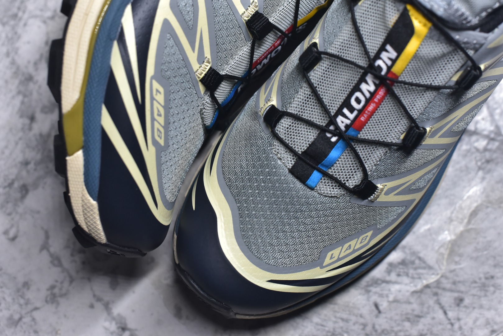 图片[8]-#Salomon XT-6 Expanse 一代 萨洛蒙复古潮流户外机能登山跑鞋 414551-28-V0 纯原外贸平台特供订单 耗时半年巨作 全套原纸板楦头开发 原厂特供网布配套加持 确保原汁原味 完美呈现版型 原档数据独家私模五层组合大底 原装Ortholite轻量化鞋垫 中底布带钢印编号 原厂TPU锁扣 进口港宝加持 后跟自然饱满 还原公司包裹性 鞋面以“锯齿”状的包裹系统呈现 在基色底之下加入了各种色点缀 将公司的最新技术和时尚前卫的造型融入耐用的长跑款式中 鞋面由 TPU 薄膜制成 并焊接在高耐磨网眼上 使其既时尚又坚固 由 ACS底盘支撑 可增强稳定性和支撑力 以及由橡胶凸耳 Contragrip外底覆盖的 EVA 缓冲中底 旨在应对崎岖的地形 鞋舌上的彩色Salomon 标签、Quicklace 系统以及鞋头、鞋舌和鞋跟上的附加品牌使细节更加完美 让穿着者可以轻松驾驭户外与通勤下的任何运动生活场景 无缝鞋身户外随意纵横 颜值与脚感兼备 出街通勤 绝对非常吸睛 你值得拥有 尺码：36 36.5 37.5 38 38.5 39 40 40.5 41 42 42.5 43 44 44.5 45-选品中心