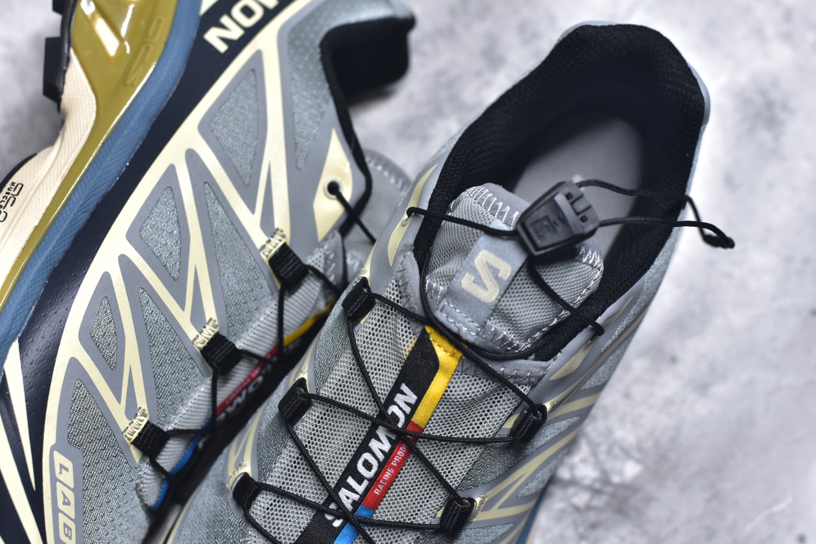 图片[9]-#Salomon XT-6 Expanse 一代 萨洛蒙复古潮流户外机能登山跑鞋 414551-28-V0 纯原外贸平台特供订单 耗时半年巨作 全套原纸板楦头开发 原厂特供网布配套加持 确保原汁原味 完美呈现版型 原档数据独家私模五层组合大底 原装Ortholite轻量化鞋垫 中底布带钢印编号 原厂TPU锁扣 进口港宝加持 后跟自然饱满 还原公司包裹性 鞋面以“锯齿”状的包裹系统呈现 在基色底之下加入了各种色点缀 将公司的最新技术和时尚前卫的造型融入耐用的长跑款式中 鞋面由 TPU 薄膜制成 并焊接在高耐磨网眼上 使其既时尚又坚固 由 ACS底盘支撑 可增强稳定性和支撑力 以及由橡胶凸耳 Contragrip外底覆盖的 EVA 缓冲中底 旨在应对崎岖的地形 鞋舌上的彩色Salomon 标签、Quicklace 系统以及鞋头、鞋舌和鞋跟上的附加品牌使细节更加完美 让穿着者可以轻松驾驭户外与通勤下的任何运动生活场景 无缝鞋身户外随意纵横 颜值与脚感兼备 出街通勤 绝对非常吸睛 你值得拥有 尺码：36 36.5 37.5 38 38.5 39 40 40.5 41 42 42.5 43 44 44.5 45-选品中心