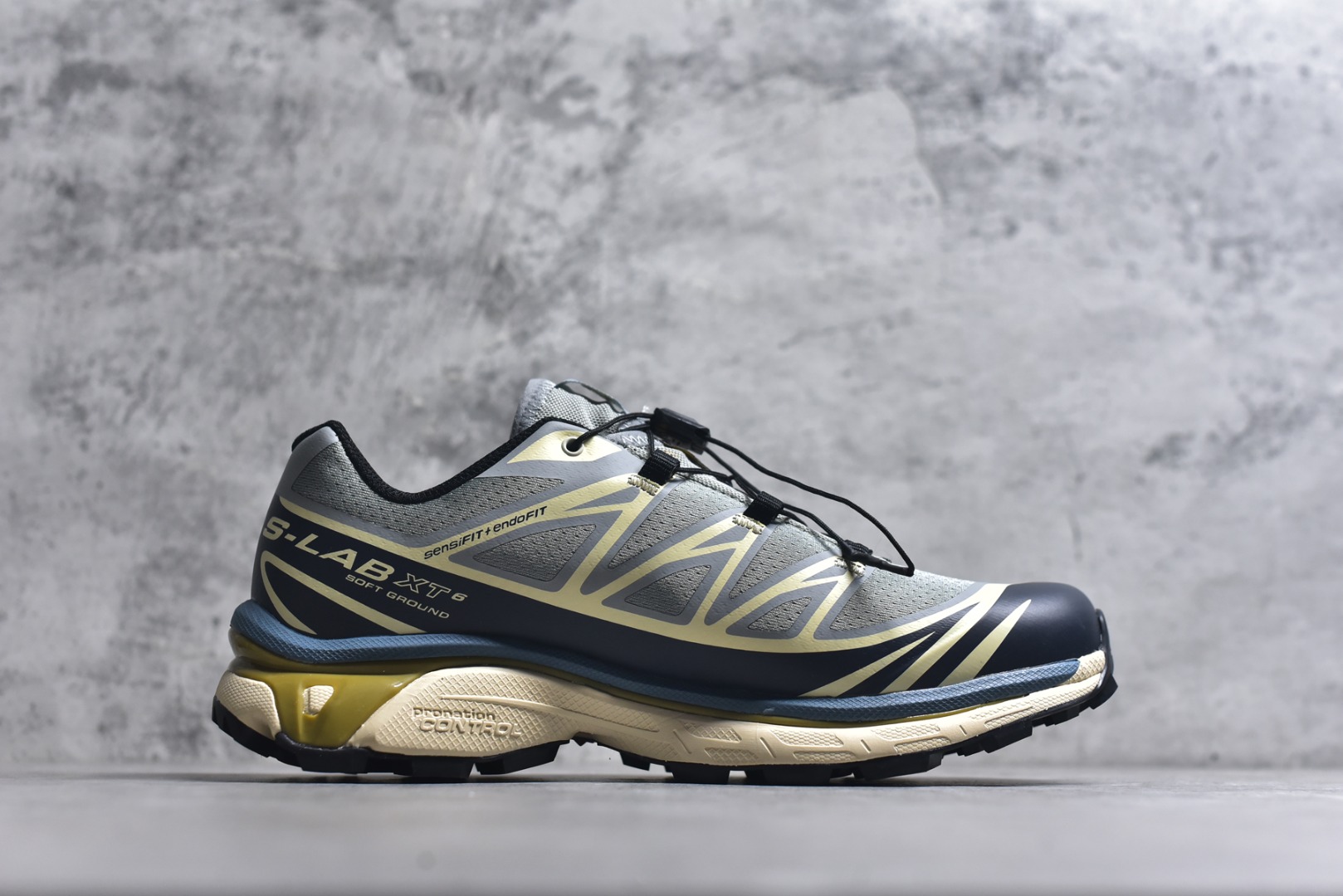 图片[3]-#Salomon XT-6 Expanse 一代 萨洛蒙复古潮流户外机能登山跑鞋 414551-28-V0 纯原外贸平台特供订单 耗时半年巨作 全套原纸板楦头开发 原厂特供网布配套加持 确保原汁原味 完美呈现版型 原档数据独家私模五层组合大底 原装Ortholite轻量化鞋垫 中底布带钢印编号 原厂TPU锁扣 进口港宝加持 后跟自然饱满 还原公司包裹性 鞋面以“锯齿”状的包裹系统呈现 在基色底之下加入了各种色点缀 将公司的最新技术和时尚前卫的造型融入耐用的长跑款式中 鞋面由 TPU 薄膜制成 并焊接在高耐磨网眼上 使其既时尚又坚固 由 ACS底盘支撑 可增强稳定性和支撑力 以及由橡胶凸耳 Contragrip外底覆盖的 EVA 缓冲中底 旨在应对崎岖的地形 鞋舌上的彩色Salomon 标签、Quicklace 系统以及鞋头、鞋舌和鞋跟上的附加品牌使细节更加完美 让穿着者可以轻松驾驭户外与通勤下的任何运动生活场景 无缝鞋身户外随意纵横 颜值与脚感兼备 出街通勤 绝对非常吸睛 你值得拥有 尺码：36 36.5 37.5 38 38.5 39 40 40.5 41 42 42.5 43 44 44.5 45-选品中心