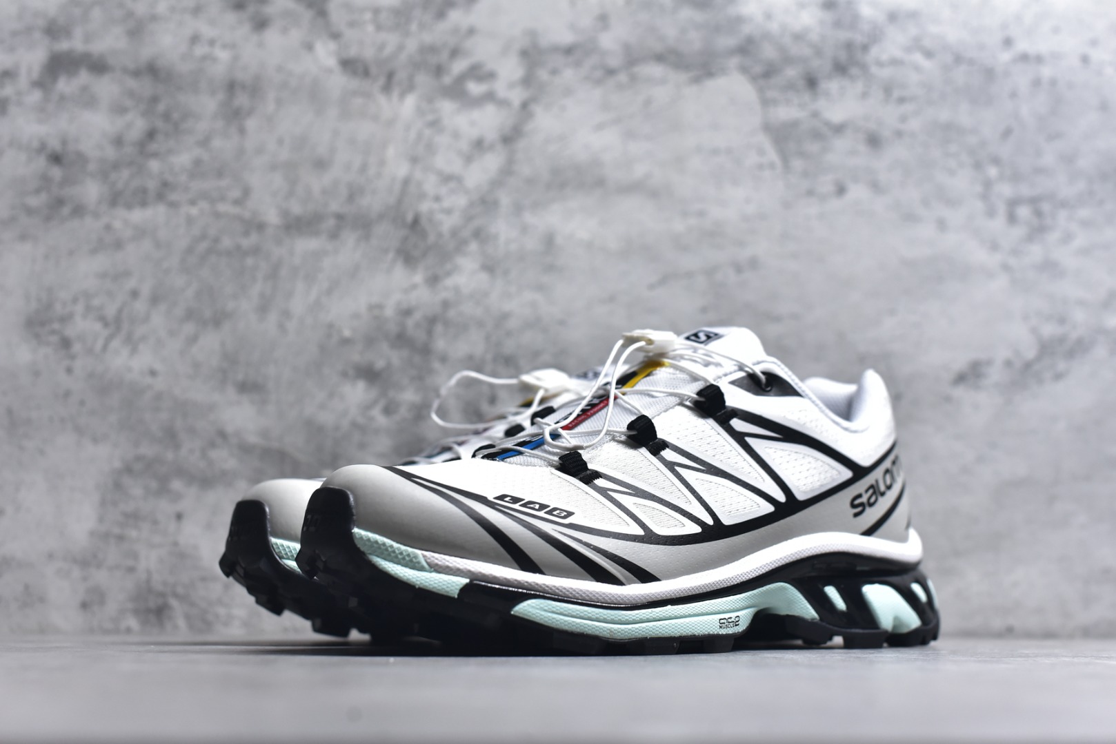 图片[2]-#Salomon XT-6 Expanse 一代 萨洛蒙复古潮流户外机能登山跑鞋 413173-28-V0 纯原外贸平台特供订单 耗时半年巨作 全套原纸板楦头开发 原厂特供网布配套加持 确保原汁原味 完美呈现版型 原档数据独家私模五层组合大底 原装Ortholite轻量化鞋垫 中底布带钢印编号 原厂TPU锁扣 进口港宝加持 后跟自然饱满 还原公司包裹性 鞋面以“锯齿”状的包裹系统呈现 在基色底之下加入了各种色点缀 将公司的最新技术和时尚前卫的造型融入耐用的长跑款式中 鞋面由 TPU 薄膜制成 并焊接在高耐磨网眼上 使其既时尚又坚固 由 ACS底盘支撑 可增强稳定性和支撑力 以及由橡胶凸耳 Contragrip外底覆盖的 EVA 缓冲中底 旨在应对崎岖的地形 鞋舌上的彩色Salomon 标签、Quicklace 系统以及鞋头、鞋舌和鞋跟上的附加品牌使细节更加完美 让穿着者可以轻松驾驭户外与通勤下的任何运动生活场景 无缝鞋身户外随意纵横 颜值与脚感兼备 出街通勤 绝对非常吸睛 你值得拥有 尺码：36 36.5 37.5 38 38.5 39 40 40.5 41 42 42.5 43 44 44.5 45-选品中心