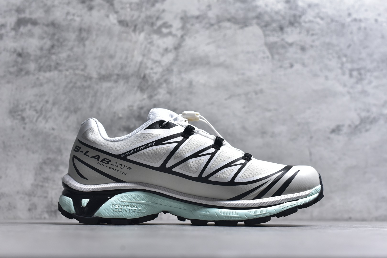 图片[3]-#Salomon XT-6 Expanse 一代 萨洛蒙复古潮流户外机能登山跑鞋 413173-28-V0 纯原外贸平台特供订单 耗时半年巨作 全套原纸板楦头开发 原厂特供网布配套加持 确保原汁原味 完美呈现版型 原档数据独家私模五层组合大底 原装Ortholite轻量化鞋垫 中底布带钢印编号 原厂TPU锁扣 进口港宝加持 后跟自然饱满 还原公司包裹性 鞋面以“锯齿”状的包裹系统呈现 在基色底之下加入了各种色点缀 将公司的最新技术和时尚前卫的造型融入耐用的长跑款式中 鞋面由 TPU 薄膜制成 并焊接在高耐磨网眼上 使其既时尚又坚固 由 ACS底盘支撑 可增强稳定性和支撑力 以及由橡胶凸耳 Contragrip外底覆盖的 EVA 缓冲中底 旨在应对崎岖的地形 鞋舌上的彩色Salomon 标签、Quicklace 系统以及鞋头、鞋舌和鞋跟上的附加品牌使细节更加完美 让穿着者可以轻松驾驭户外与通勤下的任何运动生活场景 无缝鞋身户外随意纵横 颜值与脚感兼备 出街通勤 绝对非常吸睛 你值得拥有 尺码：36 36.5 37.5 38 38.5 39 40 40.5 41 42 42.5 43 44 44.5 45-选品中心