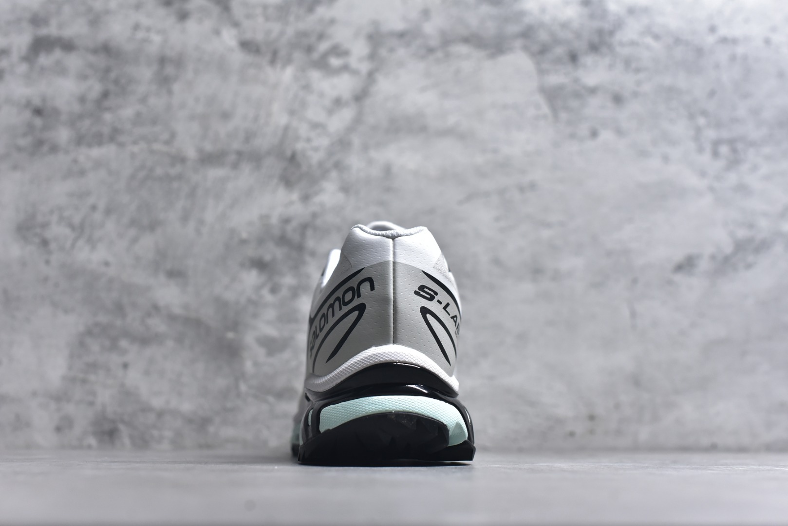 图片[5]-#Salomon XT-6 Expanse 一代 萨洛蒙复古潮流户外机能登山跑鞋 413173-28-V0 纯原外贸平台特供订单 耗时半年巨作 全套原纸板楦头开发 原厂特供网布配套加持 确保原汁原味 完美呈现版型 原档数据独家私模五层组合大底 原装Ortholite轻量化鞋垫 中底布带钢印编号 原厂TPU锁扣 进口港宝加持 后跟自然饱满 还原公司包裹性 鞋面以“锯齿”状的包裹系统呈现 在基色底之下加入了各种色点缀 将公司的最新技术和时尚前卫的造型融入耐用的长跑款式中 鞋面由 TPU 薄膜制成 并焊接在高耐磨网眼上 使其既时尚又坚固 由 ACS底盘支撑 可增强稳定性和支撑力 以及由橡胶凸耳 Contragrip外底覆盖的 EVA 缓冲中底 旨在应对崎岖的地形 鞋舌上的彩色Salomon 标签、Quicklace 系统以及鞋头、鞋舌和鞋跟上的附加品牌使细节更加完美 让穿着者可以轻松驾驭户外与通勤下的任何运动生活场景 无缝鞋身户外随意纵横 颜值与脚感兼备 出街通勤 绝对非常吸睛 你值得拥有 尺码：36 36.5 37.5 38 38.5 39 40 40.5 41 42 42.5 43 44 44.5 45-选品中心