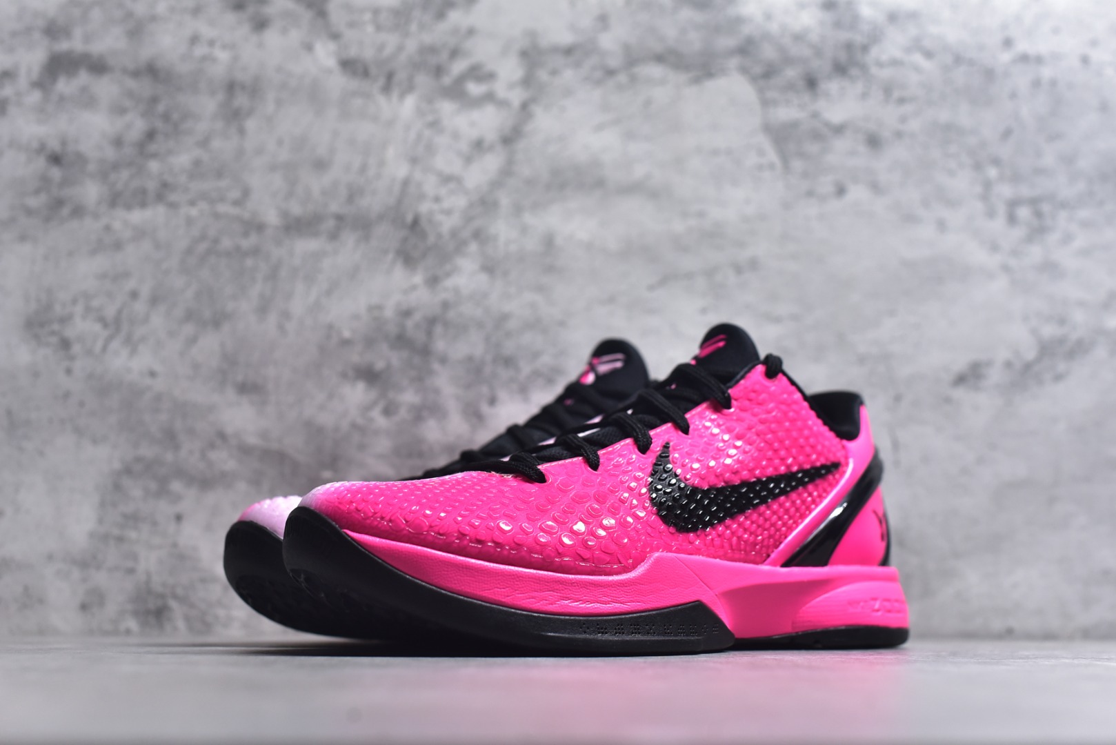 图片[2]-#NK Zoom Kobe 6 Protro 科比六代 粉红鸳鸯 IQ9317-001 原楦纸板开发 鞋身流线型、后跟塑形 区分土肥圆 Zoom Turbo气垫 后掌EVA缓震 实战配置直接拉满 原档数据3D打印 鞋面蛇鳞一颗一粒匹配原版 全身鞋材卡料色独家定制 唯一正确喷漆SWOOSH NK专利Flyknit飞线科技 给予鞋身足够抗扭矩力 真实底模最大47.5 实战利器 专供海外市场 尺码：40 40.5 41 42 42.5 43 44 44.5 45 46 47.5 48.5 （脚宽、脚胖 建议买大半码）-选品中心