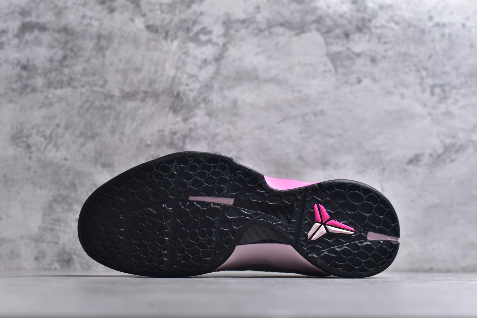 图片[6]-#NK Zoom Kobe 6 Protro 科比六代 粉红鸳鸯 IQ9317-001 原楦纸板开发 鞋身流线型、后跟塑形 区分土肥圆 Zoom Turbo气垫 后掌EVA缓震 实战配置直接拉满 原档数据3D打印 鞋面蛇鳞一颗一粒匹配原版 全身鞋材卡料色独家定制 唯一正确喷漆SWOOSH NK专利Flyknit飞线科技 给予鞋身足够抗扭矩力 真实底模最大47.5 实战利器 专供海外市场 尺码：40 40.5 41 42 42.5 43 44 44.5 45 46 47.5 48.5 （脚宽、脚胖 建议买大半码）-选品中心