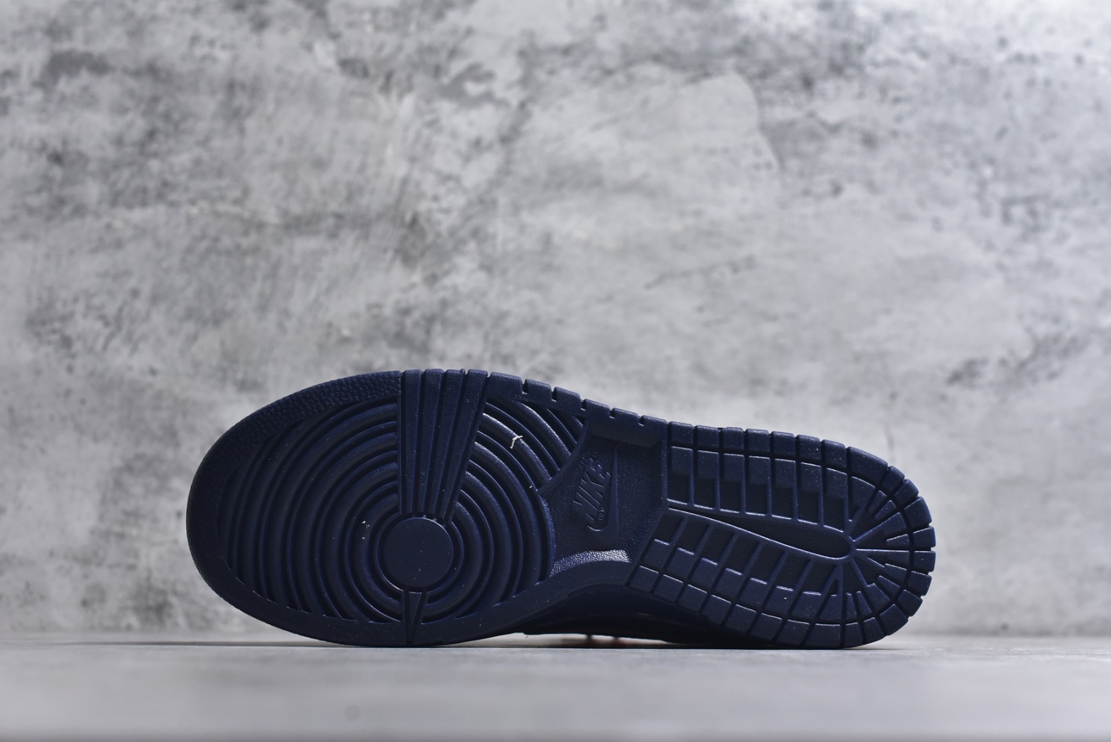 图片[6]-#Nike SB Dunk Low“马年限定——藏蓝鎏金” 高端私人定制 低帮休闲板鞋 定制鞋盒 大厂纯原品质出货 超高清洁度 皮料切割干净无任何毛边 细节完美 货号：NH0601-486 尺码：36 36.5 37.5 38 38.5 39 40 40.5 41 42 42.5 43 44 44.5 45-选品中心