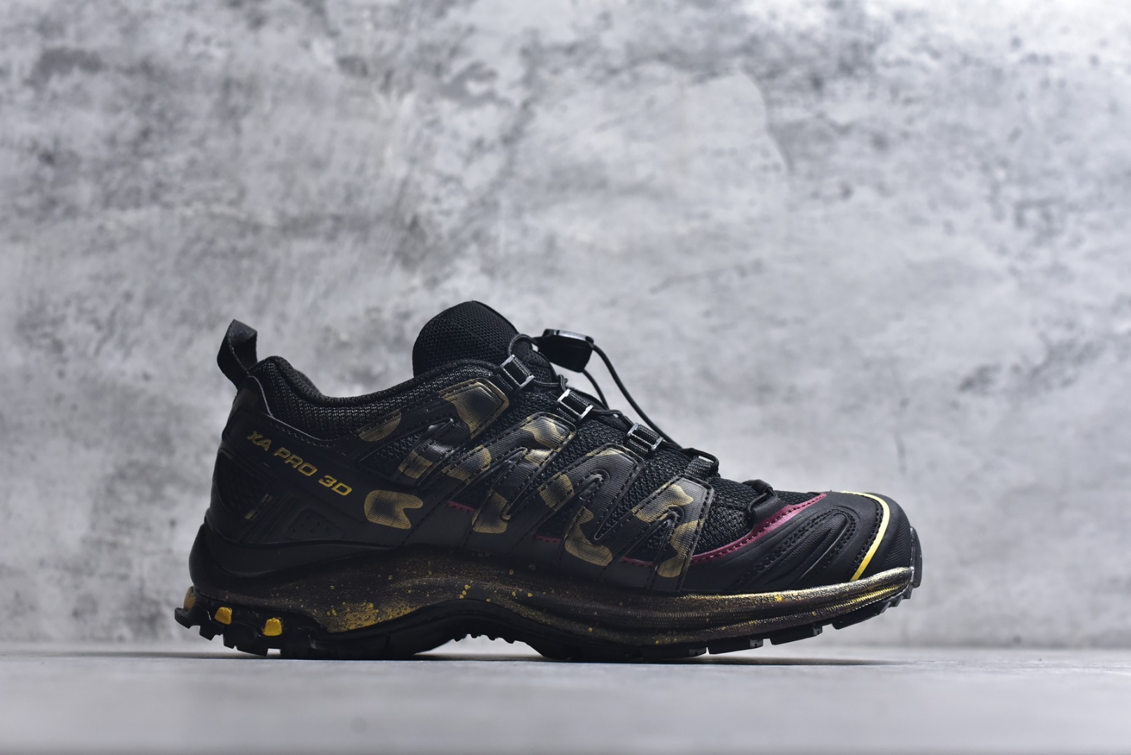 图片[3]-#SALOMON XA Pro 3D 马年限定定制款 393322 萨洛蒙潮流越野机能户外功能鞋 纯原外贸平台特供订单 耗时半年巨作 全套原纸板楦头开发 原厂特供网布配套加持 确保原汁原味 完美呈现版型 原档数据独家私模五层组合大底 男女鞋同步官方开发 原装Ortholite轻量化鞋垫 中底布带钢印编号 原厂TPU锁扣 进口港宝加持 后跟自然饱满 还原公司包裹性 鞋面采用SENSIFT贴合技术 全方位贴合包裹脚型 鞋跟部鞋底牵引设计 提供强大的抓地性能 更适应野外崎岖不平的道路 其3D ADVANCED CHASSIS底盘 材料轻量大化 钉齿设计更具稳定性 防护性 鞋底易磨损区运用CONTAGRIP高耐磨材料 应对城市硬质路面长距离跑考验 尺码：36 36.5 37.5 38 38.5 39 40 40.5 41 42 42.5 43 44 44.5 45-选品中心