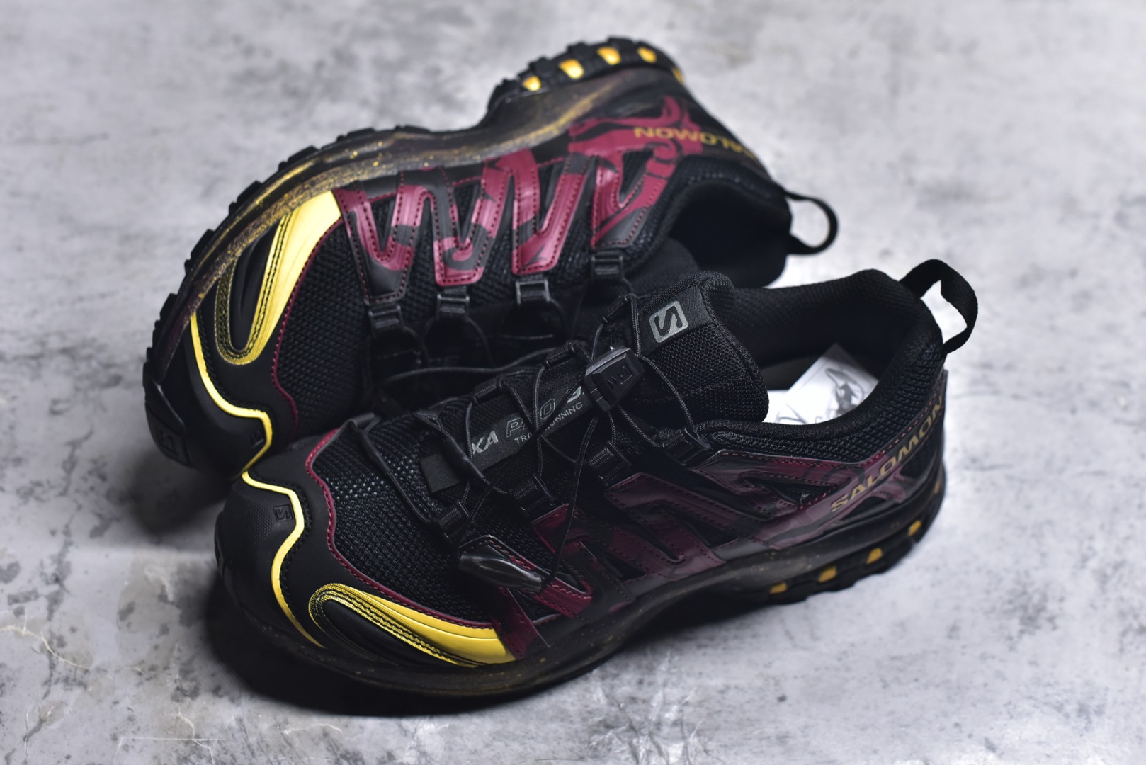 图片[7]-#SALOMON XA Pro 3D 马年限定定制款 393322 萨洛蒙潮流越野机能户外功能鞋 纯原外贸平台特供订单 耗时半年巨作 全套原纸板楦头开发 原厂特供网布配套加持 确保原汁原味 完美呈现版型 原档数据独家私模五层组合大底 男女鞋同步官方开发 原装Ortholite轻量化鞋垫 中底布带钢印编号 原厂TPU锁扣 进口港宝加持 后跟自然饱满 还原公司包裹性 鞋面采用SENSIFT贴合技术 全方位贴合包裹脚型 鞋跟部鞋底牵引设计 提供强大的抓地性能 更适应野外崎岖不平的道路 其3D ADVANCED CHASSIS底盘 材料轻量大化 钉齿设计更具稳定性 防护性 鞋底易磨损区运用CONTAGRIP高耐磨材料 应对城市硬质路面长距离跑考验 尺码：36 36.5 37.5 38 38.5 39 40 40.5 41 42 42.5 43 44 44.5 45-选品中心