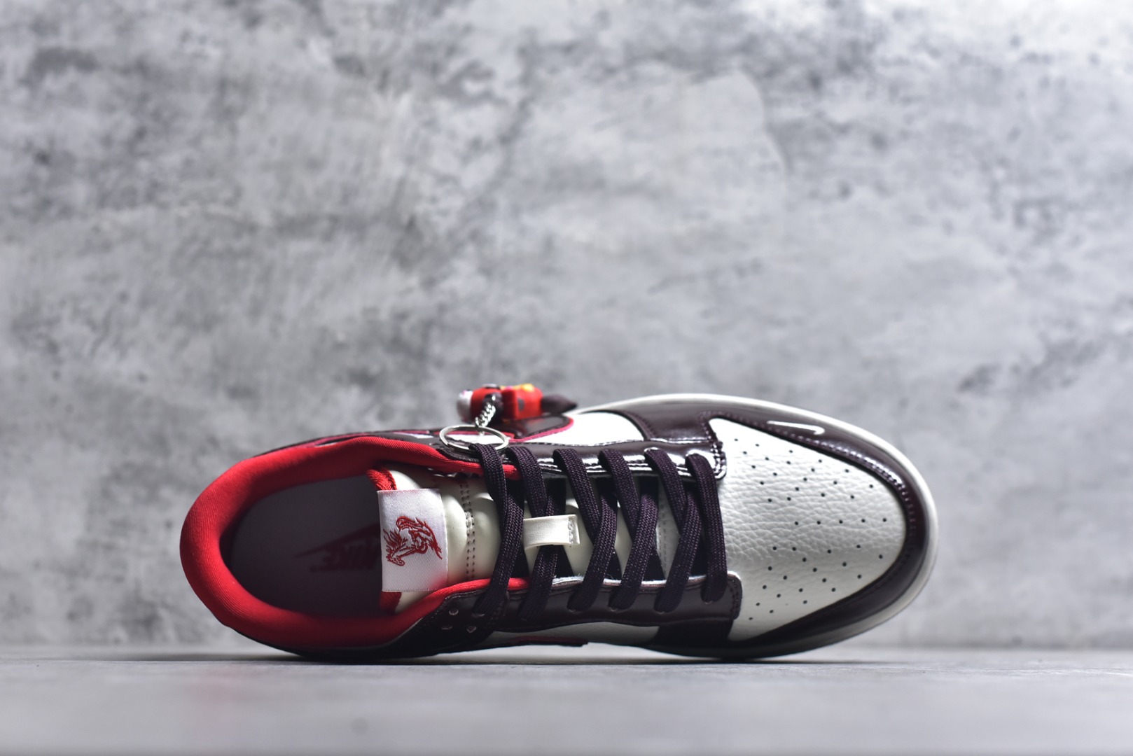 图片[4]-#Nike SB Dunk Low“马年限定——鸿运米棕” 高端私人定制 低帮休闲板鞋 定制鞋盒 大厂纯原品质出货 超高清洁度 皮料切割干净无任何毛边 细节完美 货号：NH0601-480 尺码：36 36.5 37.5 38 38.5 39 40 40.5 41 42 42.5 43 44 44.5 45-选品中心