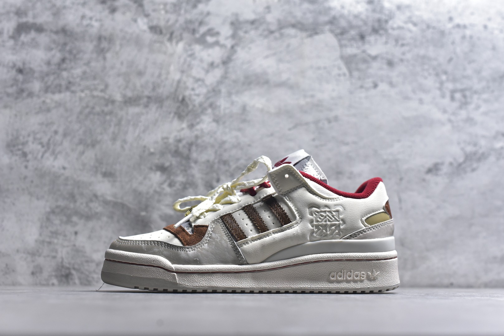 #Ad Forum 84 Low KJ8751 马年限定 人气单品 经典复古篮球鞋 专柜同步 原鞋开发 版型正确 原底原料 重资打造 细节无敌 清洁度完美 诠释最高工艺 尺码：36 36.5 37 38 38.5 39 40 40.5 41 42 42.5 43 44 44.5 45\