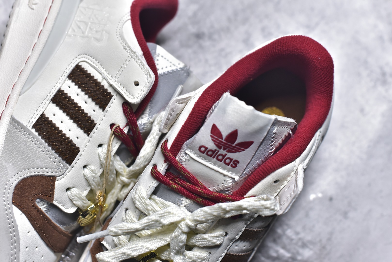 图片[9]-#Ad Forum 84 Low KJ8751 马年限定 人气单品 经典复古篮球鞋 专柜同步 原鞋开发 版型正确 原底原料 重资打造 细节无敌 清洁度完美 诠释最高工艺 尺码：36 36.5 37 38 38.5 39 40 40.5 41 42 42.5 43 44 44.5 45\”},\”commodity\”：{\”fillPriceWithItemNamePrice\”：false,\”forwardTime\”：\”-选品中心