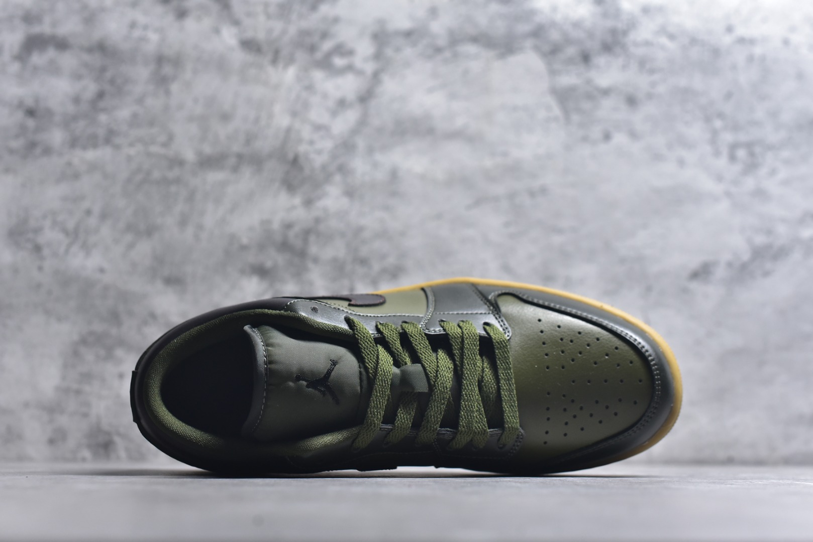 图片[4]-#Air Jordan AJ1 Low 低帮 IR0840-325 全新流水线出品 市场第二梯队最强版 全部原鞋开发 原楦原纸板开发 全鞋电脑针车 原厂内置全掌气垫 原盒内在原标 唯一Zp原版鞋带绑法 免检产品 全新2022版型 全头层皮料 完美零毛边处理 原厂配置全掌气垫 价格定位良心 新配色陆续出货 尺码：40-46-选品中心