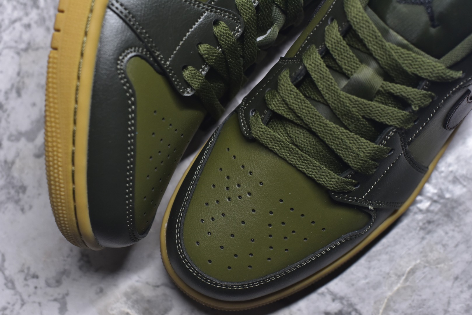 图片[8]-#Air Jordan AJ1 Low 低帮 IR0840-325 全新流水线出品 市场第二梯队最强版 全部原鞋开发 原楦原纸板开发 全鞋电脑针车 原厂内置全掌气垫 原盒内在原标 唯一Zp原版鞋带绑法 免检产品 全新2022版型 全头层皮料 完美零毛边处理 原厂配置全掌气垫 价格定位良心 新配色陆续出货 尺码：40-46-选品中心