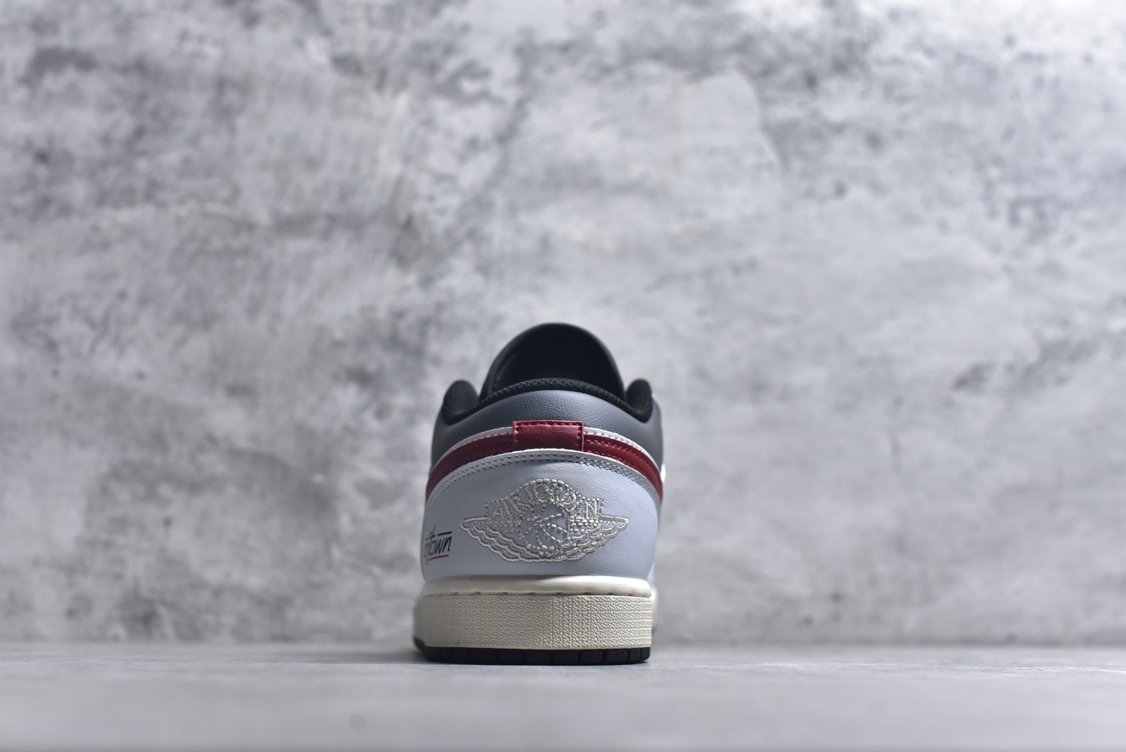 图片[5]-#Air Jordan AJ1 Low 低帮 553558-081 全新流水线出品 市场第二梯队最强版 全部原鞋开发 原楦原纸板开发 全鞋电脑针车 原厂内置全掌气垫 原盒内在原标 唯一Zp原版鞋带绑法 免检产品 全新2022版型 全头层皮料 完美零毛边处理 原厂配置全掌气垫 价格定位良心 新配色陆续出货 尺码：40-46-选品中心
