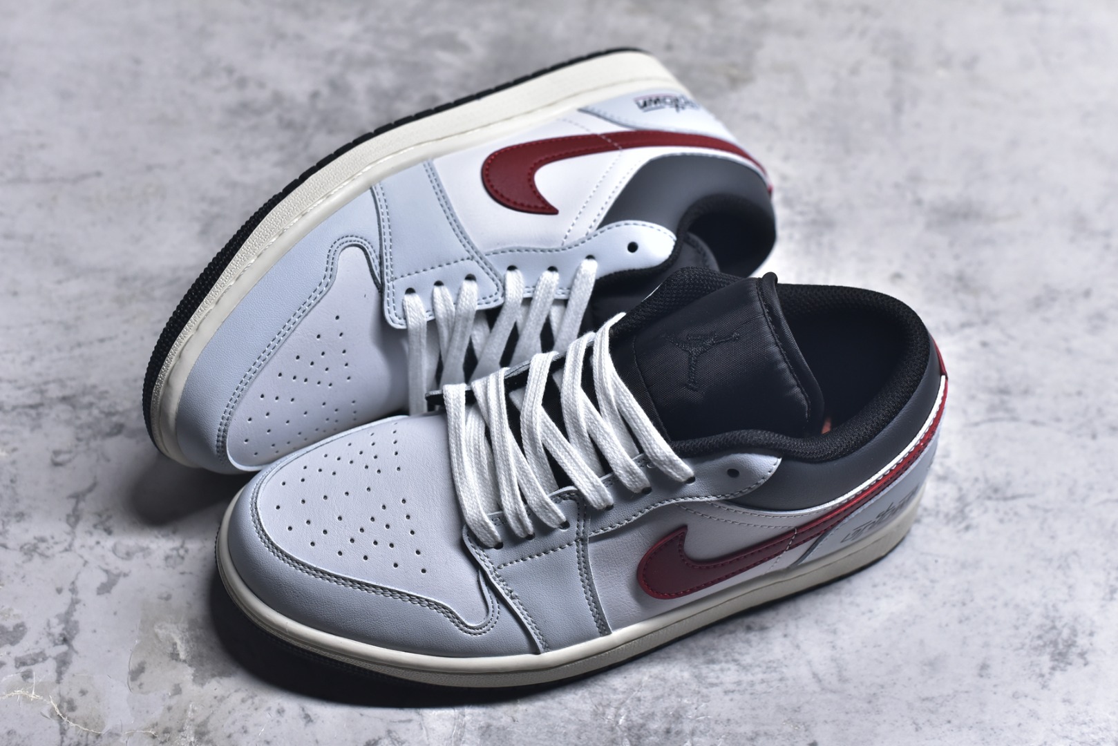 图片[7]-#Air Jordan AJ1 Low 低帮 553558-081 全新流水线出品 市场第二梯队最强版 全部原鞋开发 原楦原纸板开发 全鞋电脑针车 原厂内置全掌气垫 原盒内在原标 唯一Zp原版鞋带绑法 免检产品 全新2022版型 全头层皮料 完美零毛边处理 原厂配置全掌气垫 价格定位良心 新配色陆续出货 尺码：40-46-选品中心