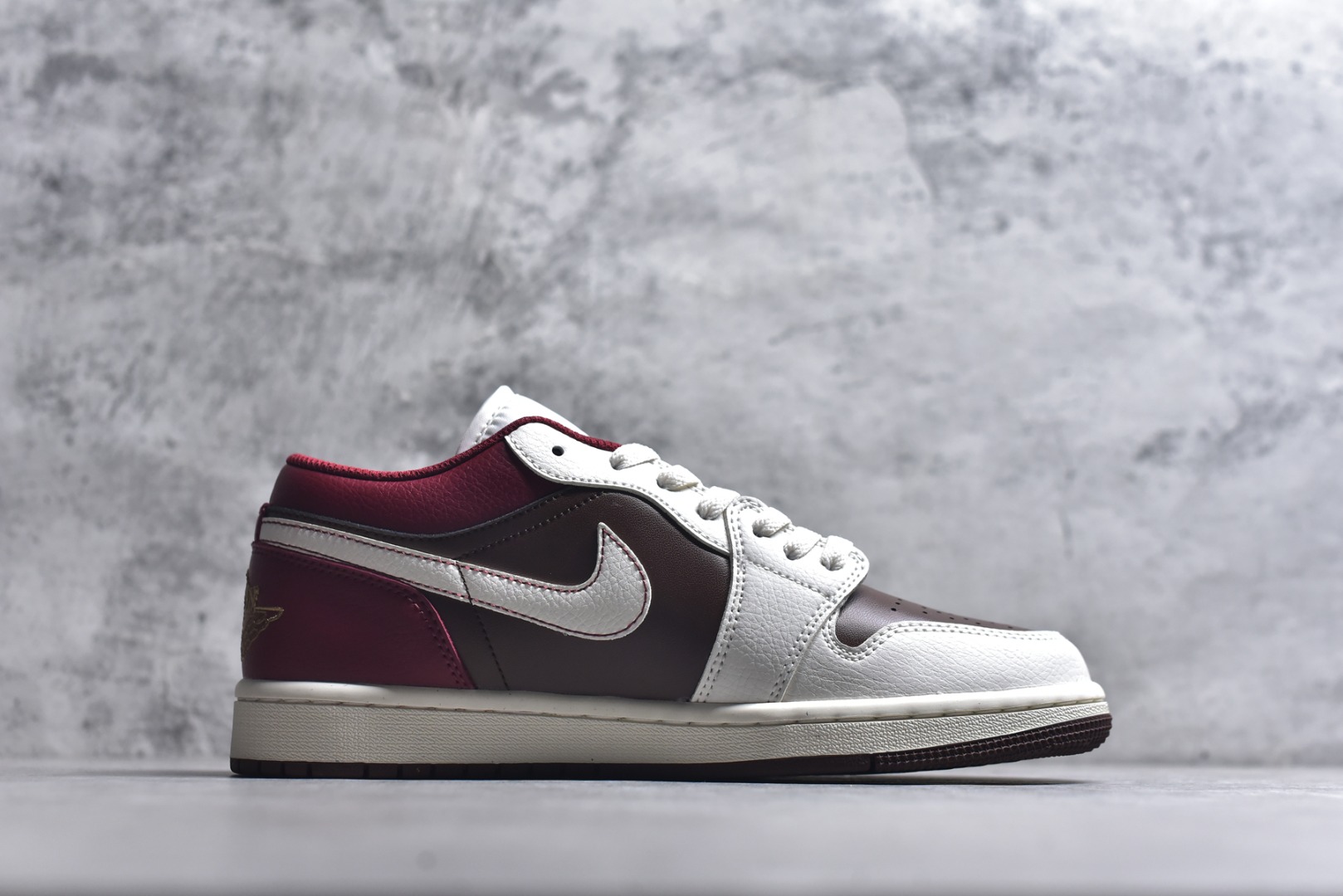 图片[3]-#Nike Air Jordan 1 AJ1经典复古经典低帮百搭文化篮球鞋 IR7600-211 公司级真标半码制#原档案原数据开发版型#采用荔枝纹头层皮革鞋面材质#原厂立体填充鞋舌海绵#中底注胶孔及缜密中底拉帮工艺#原数据开发模具大底 尺码：36-46-选品中心