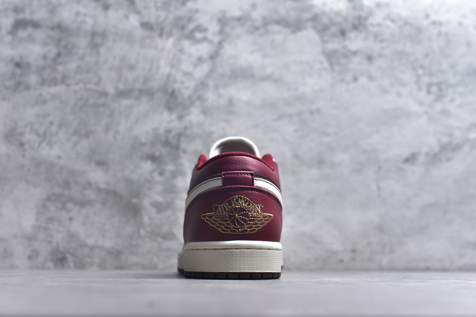 图片[5]-#Nike Air Jordan 1 AJ1经典复古经典低帮百搭文化篮球鞋 IR7600-211 公司级真标半码制#原档案原数据开发版型#采用荔枝纹头层皮革鞋面材质#原厂立体填充鞋舌海绵#中底注胶孔及缜密中底拉帮工艺#原数据开发模具大底 尺码：36-46-选品中心