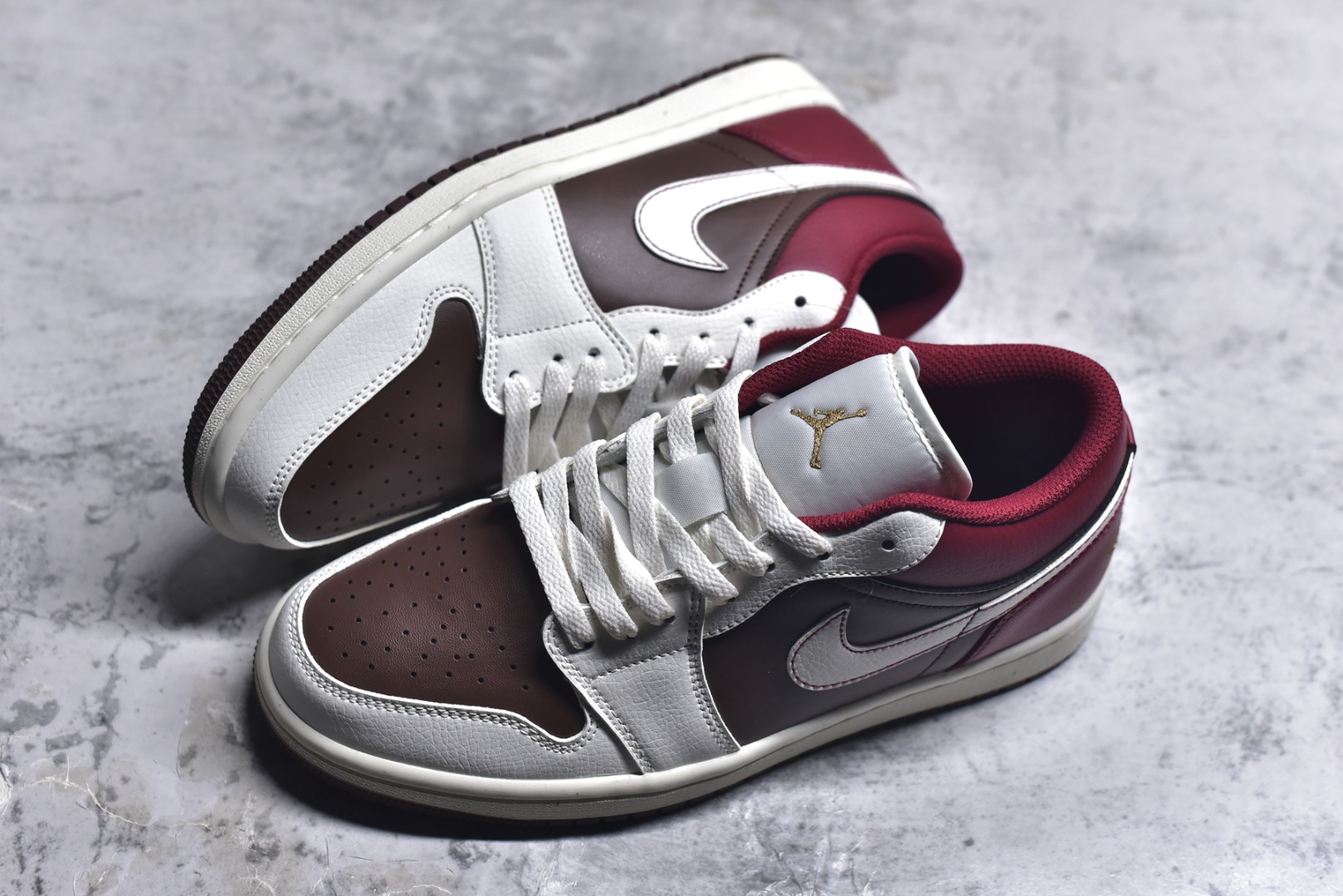 图片[7]-#Nike Air Jordan 1 AJ1经典复古经典低帮百搭文化篮球鞋 IR7600-211 公司级真标半码制#原档案原数据开发版型#采用荔枝纹头层皮革鞋面材质#原厂立体填充鞋舌海绵#中底注胶孔及缜密中底拉帮工艺#原数据开发模具大底 尺码：36-46-选品中心