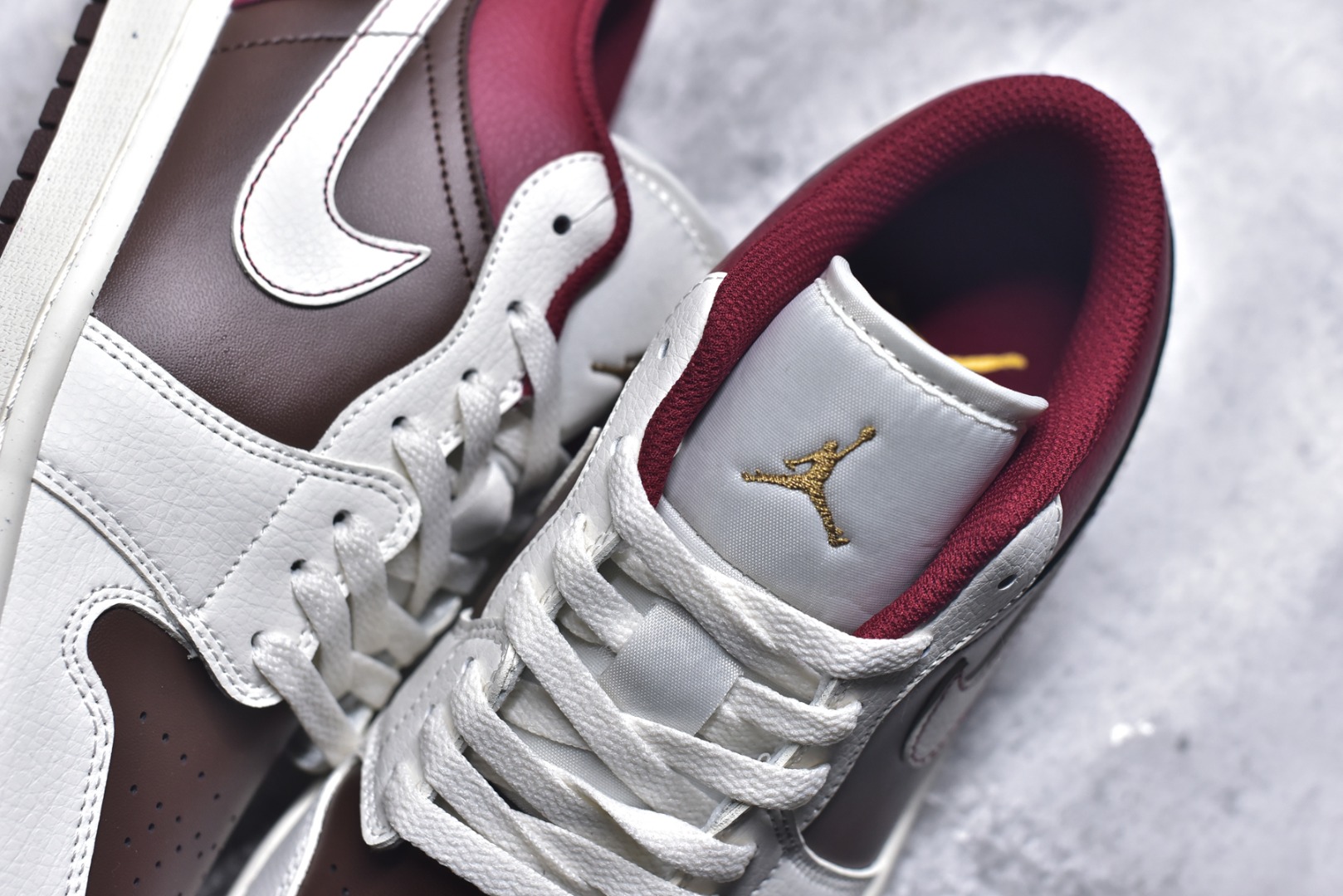 图片[9]-#Nike Air Jordan 1 AJ1经典复古经典低帮百搭文化篮球鞋 IR7600-211 公司级真标半码制#原档案原数据开发版型#采用荔枝纹头层皮革鞋面材质#原厂立体填充鞋舌海绵#中底注胶孔及缜密中底拉帮工艺#原数据开发模具大底 尺码：36-46-选品中心