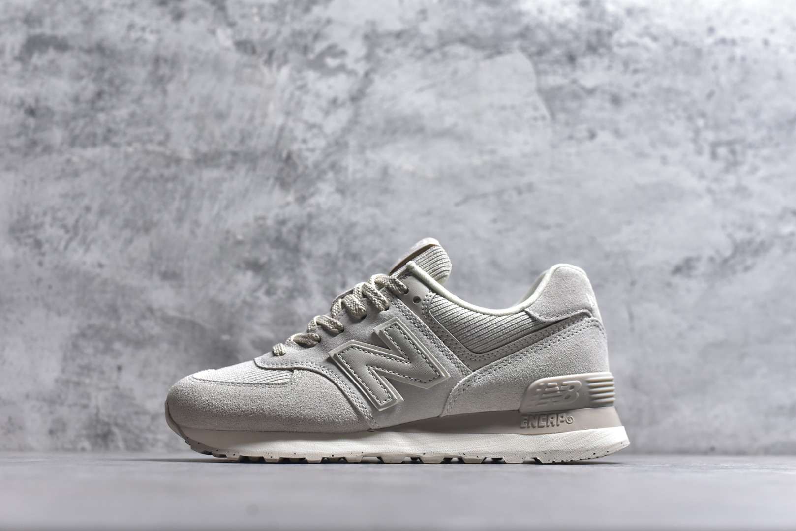 #NB新百伦New Balance ML574经典复古休闲运动慢跑鞋 货号：WL574CBG 长青之王”荣耀回归 原档案开发开发纸版楦型 原装4层组合独立私模大底 目前市场最好的版本 对比原版无压力 尺码：36 37 37.5 38 38.5 39 40 40.5 41.5 42 42.5 43 44 44.5 45-选品中心