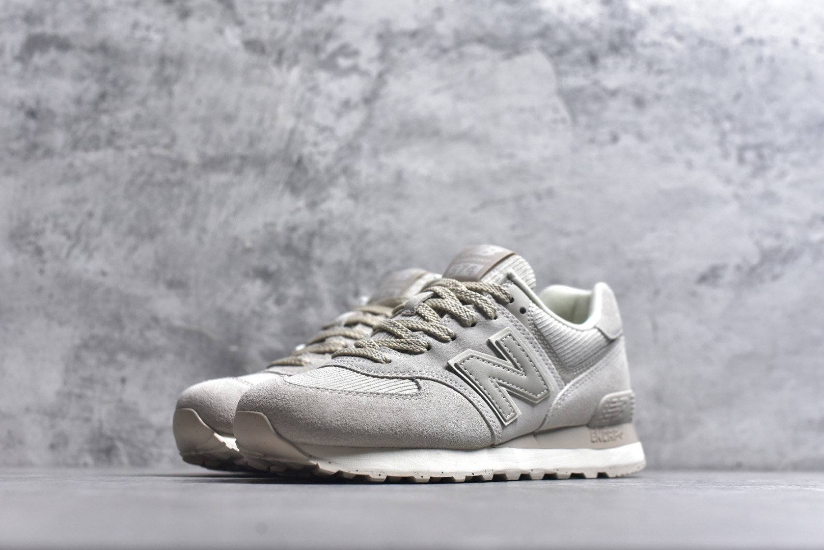 图片[2]-#NB新百伦New Balance ML574经典复古休闲运动慢跑鞋 货号：WL574CBG 长青之王”荣耀回归 原档案开发开发纸版楦型 原装4层组合独立私模大底 目前市场最好的版本 对比原版无压力 尺码：36 37 37.5 38 38.5 39 40 40.5 41.5 42 42.5 43 44 44.5 45-选品中心