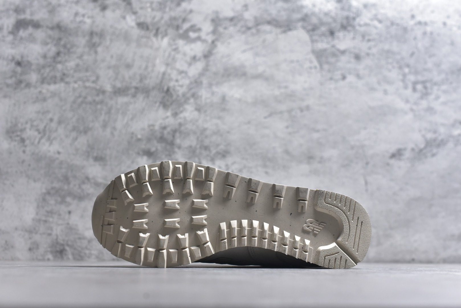 图片[6]-#NB新百伦New Balance ML574经典复古休闲运动慢跑鞋 货号：WL574CBG 长青之王”荣耀回归 原档案开发开发纸版楦型 原装4层组合独立私模大底 目前市场最好的版本 对比原版无压力 尺码：36 37 37.5 38 38.5 39 40 40.5 41.5 42 42.5 43 44 44.5 45-选品中心