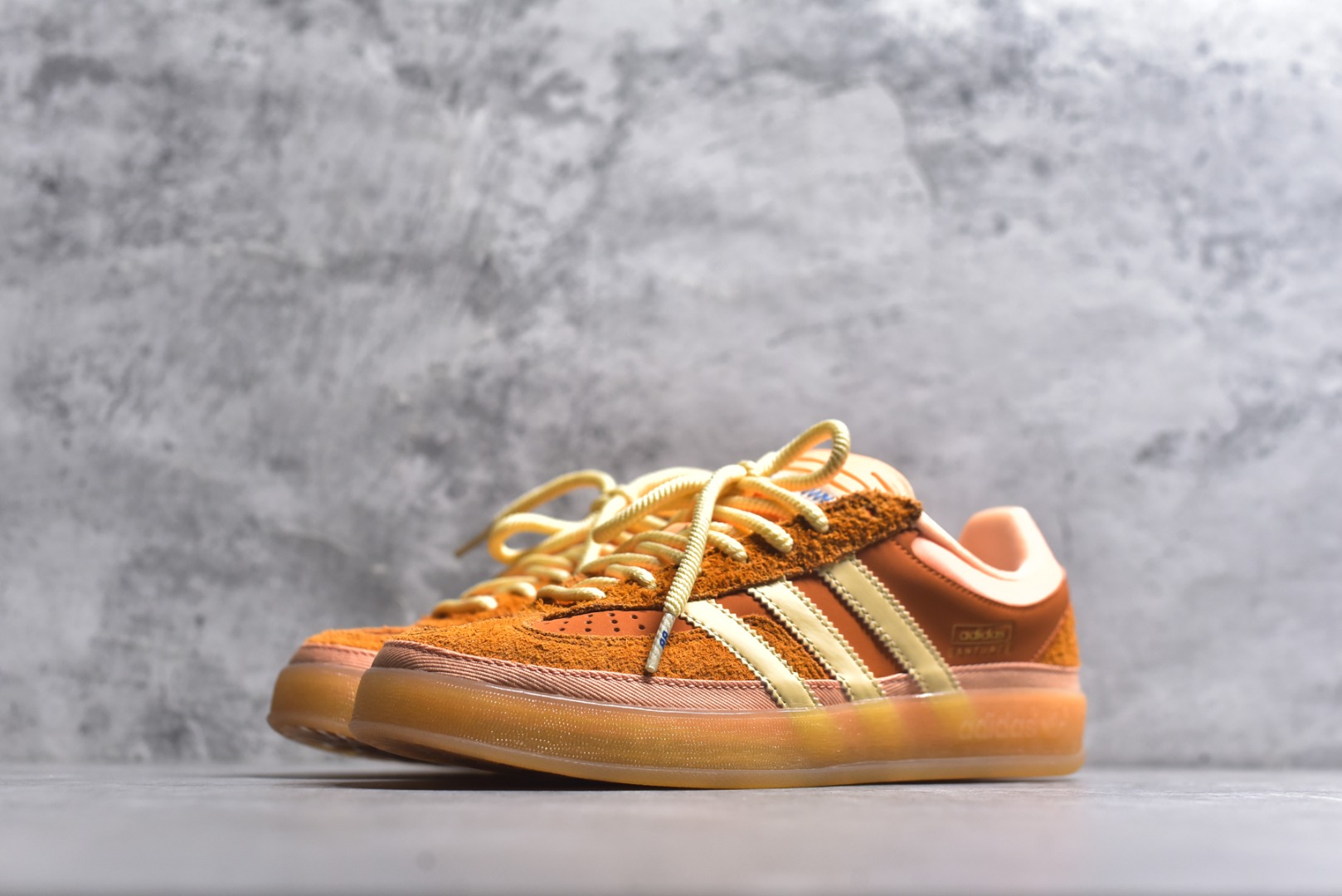 图片[2]-#Bad Bunny x adidas originals GAZELLE INDOOR 时尚舒适 耐磨 低帮 板鞋 德训歪头 男女同款 黄色 JS5050 男女鞋 35.5 36 36.5 37 38 38.5 39 40 40.5 41 42 42.5 43 44 44.5 45-选品中心