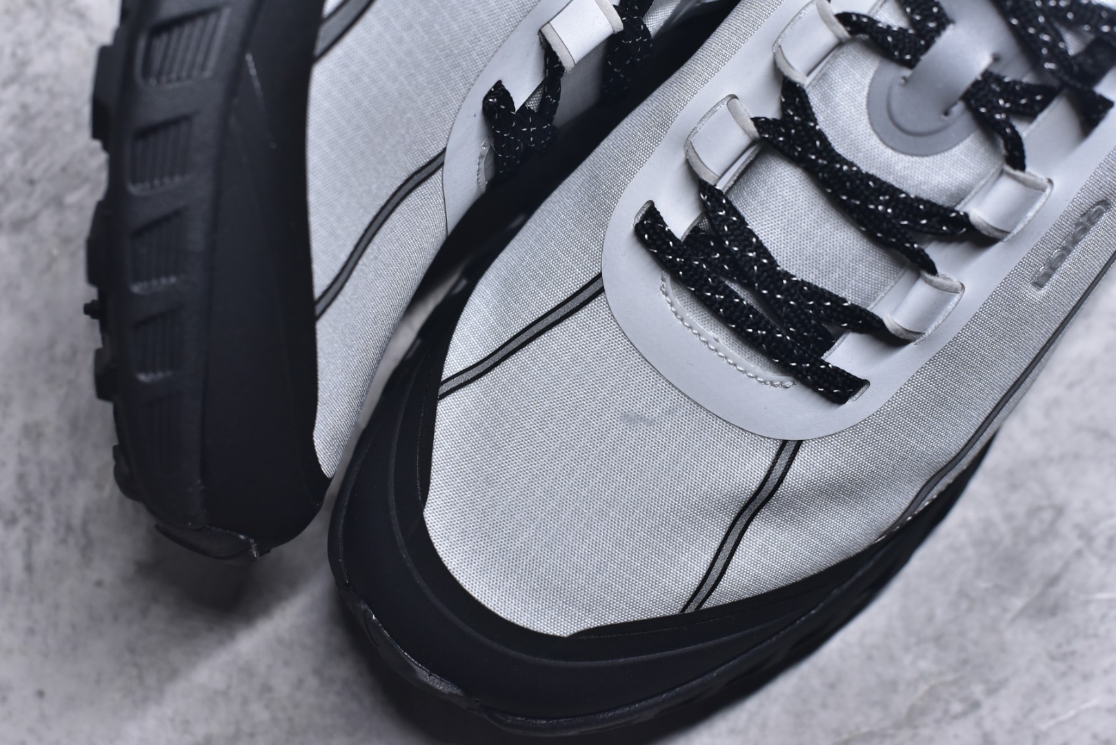 图片[8]-#NORDA 002 轻便户外运动舒适防滑耐磨低帮跑步鞋 Norda是一个来自加拿大的品牌，由两位越野跑者Nicholas Martire 和Willamina Martire夫妇联合其他两位合作者创立，旨在打造全球最佳的越野跑鞋。在品牌正式成立之前，他们邀请了运动员、艺术家和材料专家，共同讨论如何塑造这个全新的品牌。最终，Norda品牌在2020年正式成立，但他们的第一双鞋子Norda001直到2022年1月才发布。在品牌成立的三年里，Norda总共只推出了两款跑鞋，但在配色和其他品牌的合作上却频频发力。包括Zegna、Ciele和Satisfy等跑步圈里的当红品牌，都进行了联名。Zegna更是在今年年初收购了一部分Norda的股份，并宣称将会在未来投入更多资金支持品牌的发展。尺码：36 36.5 37.5 38 38.5 39 40 40.5 41 42 42.5 43 44 44.5 45 46-选品中心