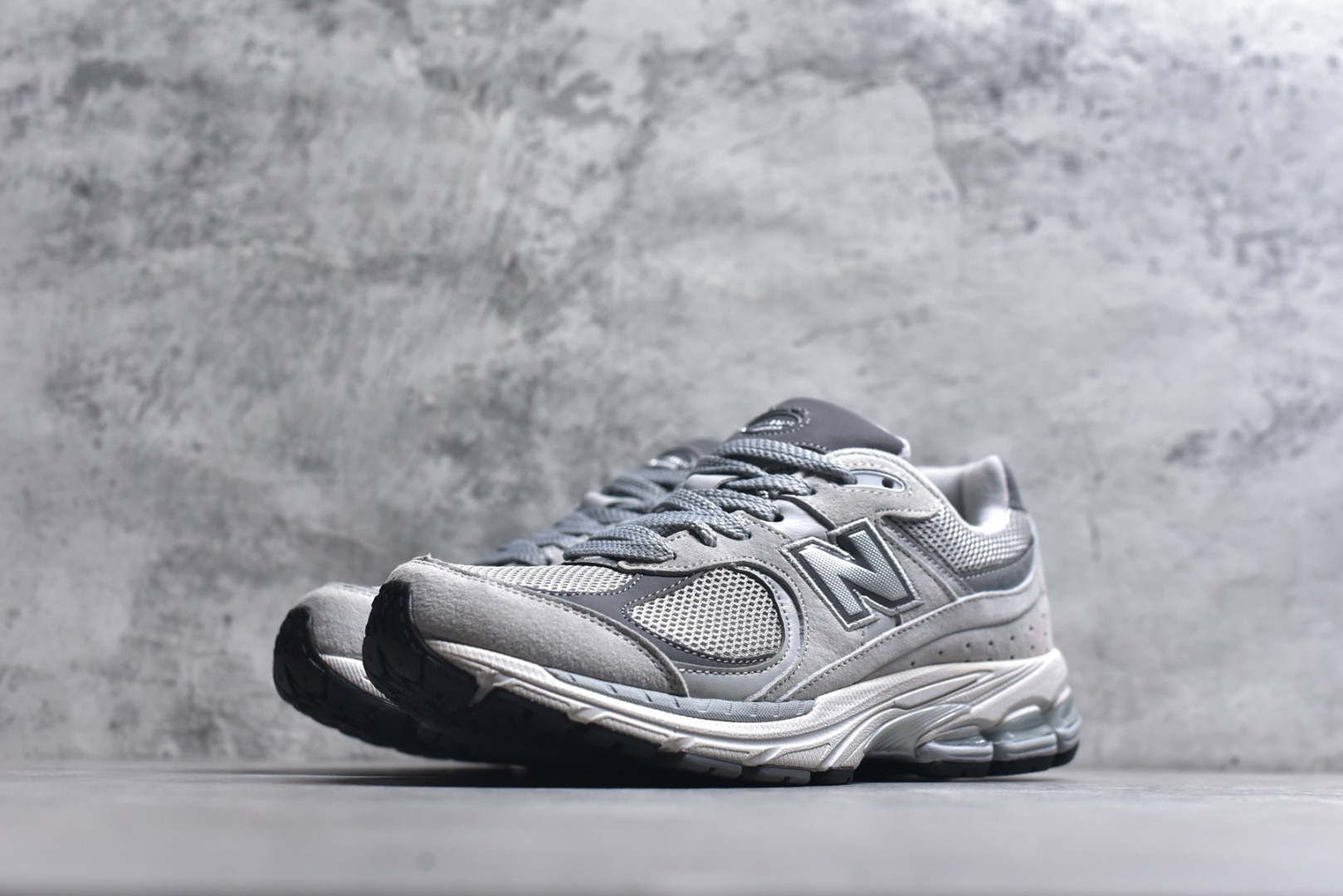 图片[2]-#New balance 2002R Fs 2002R 正宗原装六层组合大底 后掌ABZORB，后掌N-ERGY避震系统 大底N-DURANCE 从不弄虚作假 区别市面描漆一体大底， 皮料方面采用进口荔枝纹理头层磨砂 非市面❌错版猪八/二层磨砂 2002R分越南版和国产版， 1⃣️：越产颜色更深：更好看 国产颜色浅，略逊 2⃣️：越产版型更秀气，相同码数国产肉眼可见鞋型偏长 3⃣️：越产做工粗略 国产做工更为精致 综合以上几点 R版2002R留优去弊 保留国产的精致做工 融入越版的颜色与版型 做出让人赏心悦目的2002R 尺码：36 36.5 37 37.5 38 38.5 39.5 40 40.5 41.5 42 42.5 43 44 44.5 45-选品中心