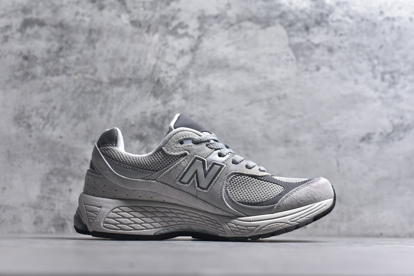 图片[3]-#New balance 2002R Fs 2002R 正宗原装六层组合大底 后掌ABZORB，后掌N-ERGY避震系统 大底N-DURANCE 从不弄虚作假 区别市面描漆一体大底， 皮料方面采用进口荔枝纹理头层磨砂 非市面❌错版猪八/二层磨砂 2002R分越南版和国产版， 1⃣️：越产颜色更深：更好看 国产颜色浅，略逊 2⃣️：越产版型更秀气，相同码数国产肉眼可见鞋型偏长 3⃣️：越产做工粗略 国产做工更为精致 综合以上几点 R版2002R留优去弊 保留国产的精致做工 融入越版的颜色与版型 做出让人赏心悦目的2002R 尺码：36 36.5 37 37.5 38 38.5 39.5 40 40.5 41.5 42 42.5 43 44 44.5 45-选品中心