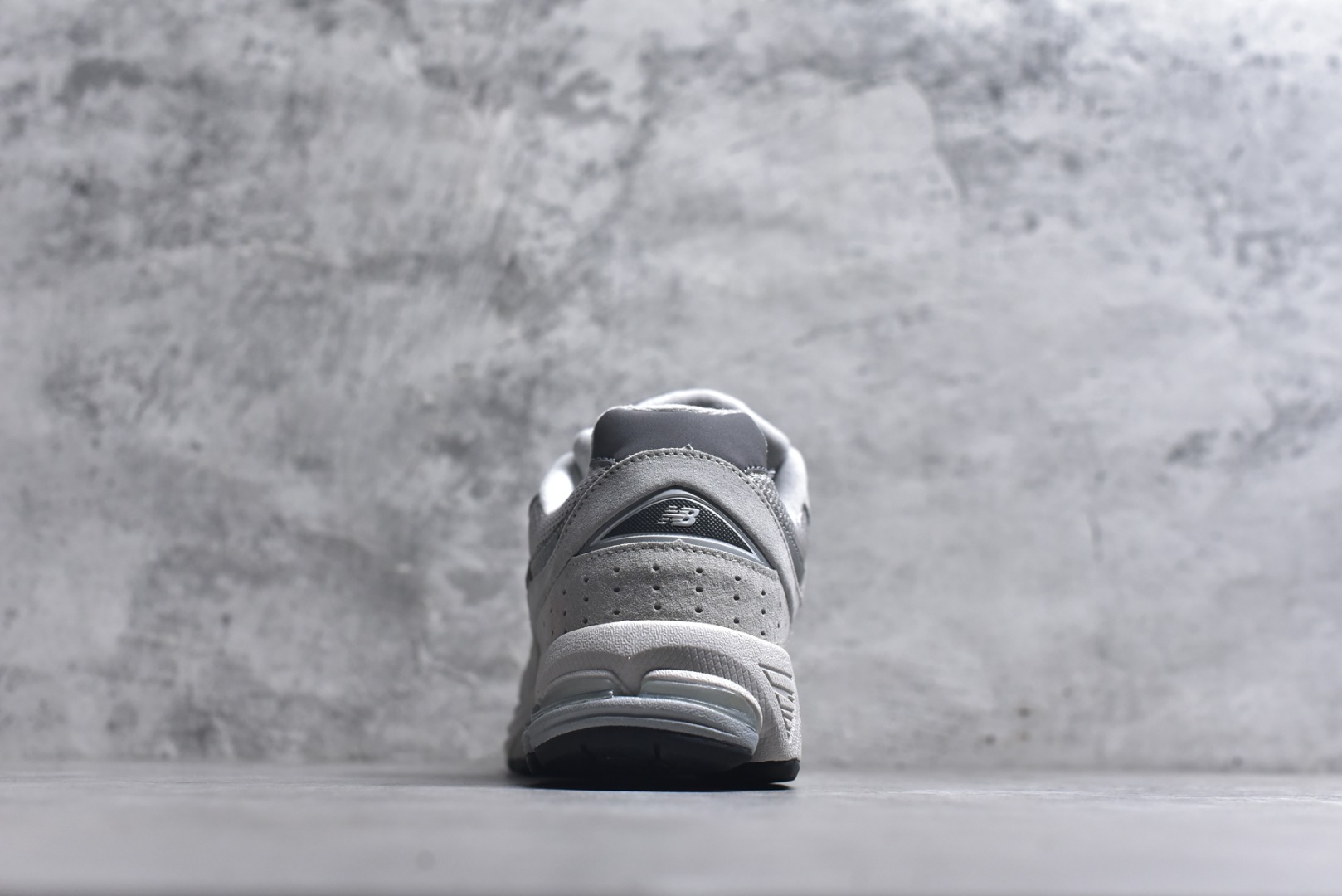 图片[5]-#New balance 2002R Fs 2002R 正宗原装六层组合大底 后掌ABZORB，后掌N-ERGY避震系统 大底N-DURANCE 从不弄虚作假 区别市面描漆一体大底， 皮料方面采用进口荔枝纹理头层磨砂 非市面❌错版猪八/二层磨砂 2002R分越南版和国产版， 1⃣️：越产颜色更深：更好看 国产颜色浅，略逊 2⃣️：越产版型更秀气，相同码数国产肉眼可见鞋型偏长 3⃣️：越产做工粗略 国产做工更为精致 综合以上几点 R版2002R留优去弊 保留国产的精致做工 融入越版的颜色与版型 做出让人赏心悦目的2002R 尺码：36 36.5 37 37.5 38 38.5 39.5 40 40.5 41.5 42 42.5 43 44 44.5 45-选品中心