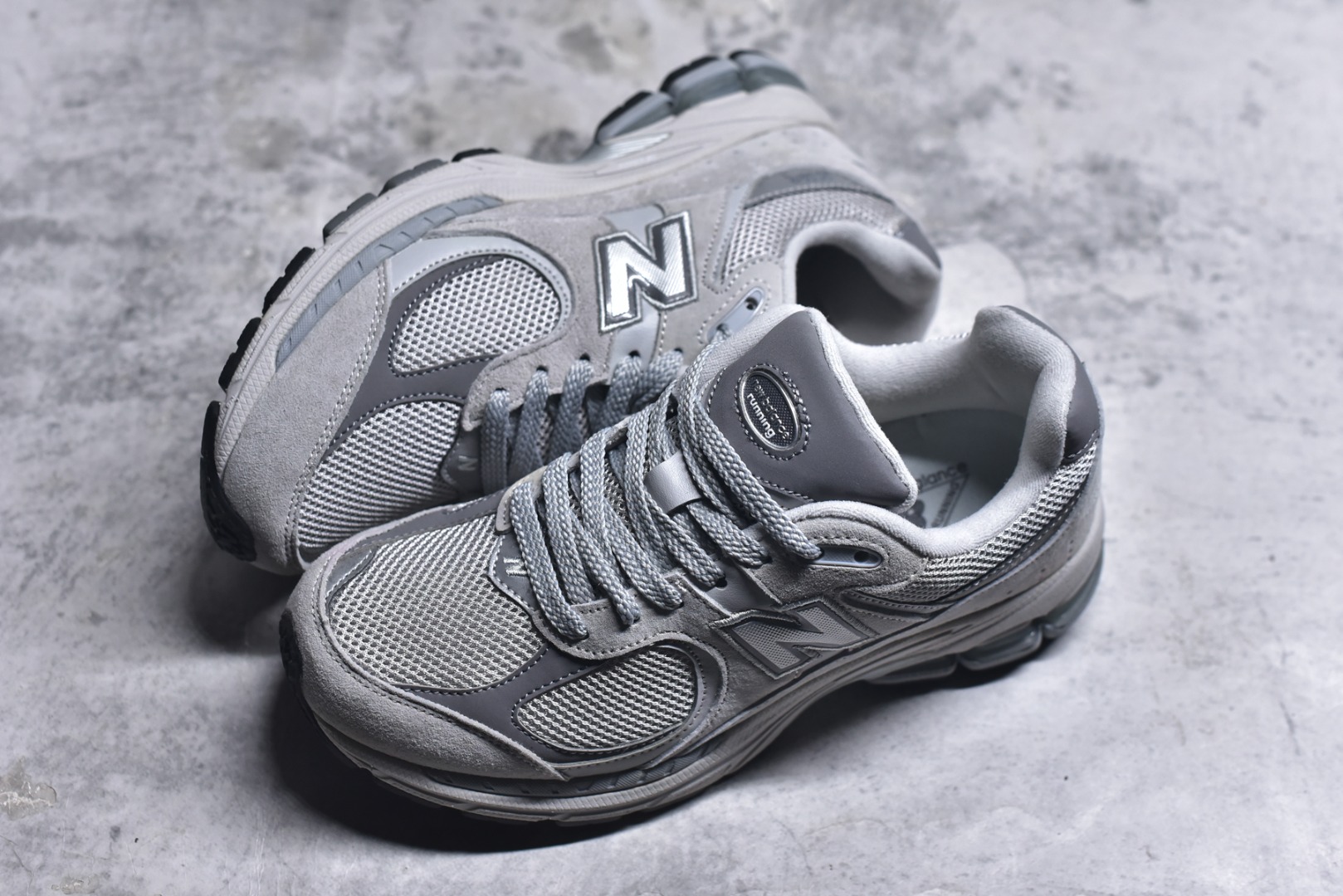 图片[7]-#New balance 2002R Fs 2002R 正宗原装六层组合大底 后掌ABZORB，后掌N-ERGY避震系统 大底N-DURANCE 从不弄虚作假 区别市面描漆一体大底， 皮料方面采用进口荔枝纹理头层磨砂 非市面❌错版猪八/二层磨砂 2002R分越南版和国产版， 1⃣️：越产颜色更深：更好看 国产颜色浅，略逊 2⃣️：越产版型更秀气，相同码数国产肉眼可见鞋型偏长 3⃣️：越产做工粗略 国产做工更为精致 综合以上几点 R版2002R留优去弊 保留国产的精致做工 融入越版的颜色与版型 做出让人赏心悦目的2002R 尺码：36 36.5 37 37.5 38 38.5 39.5 40 40.5 41.5 42 42.5 43 44 44.5 45-选品中心